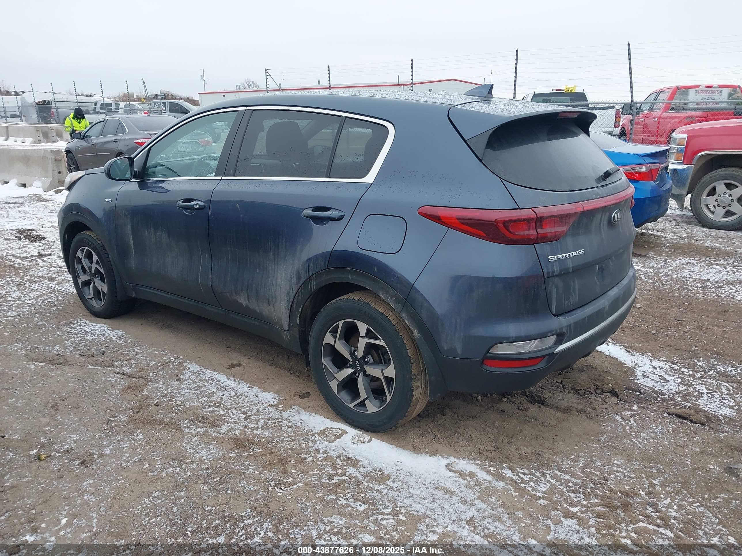 KIA SPORTAGE image 3