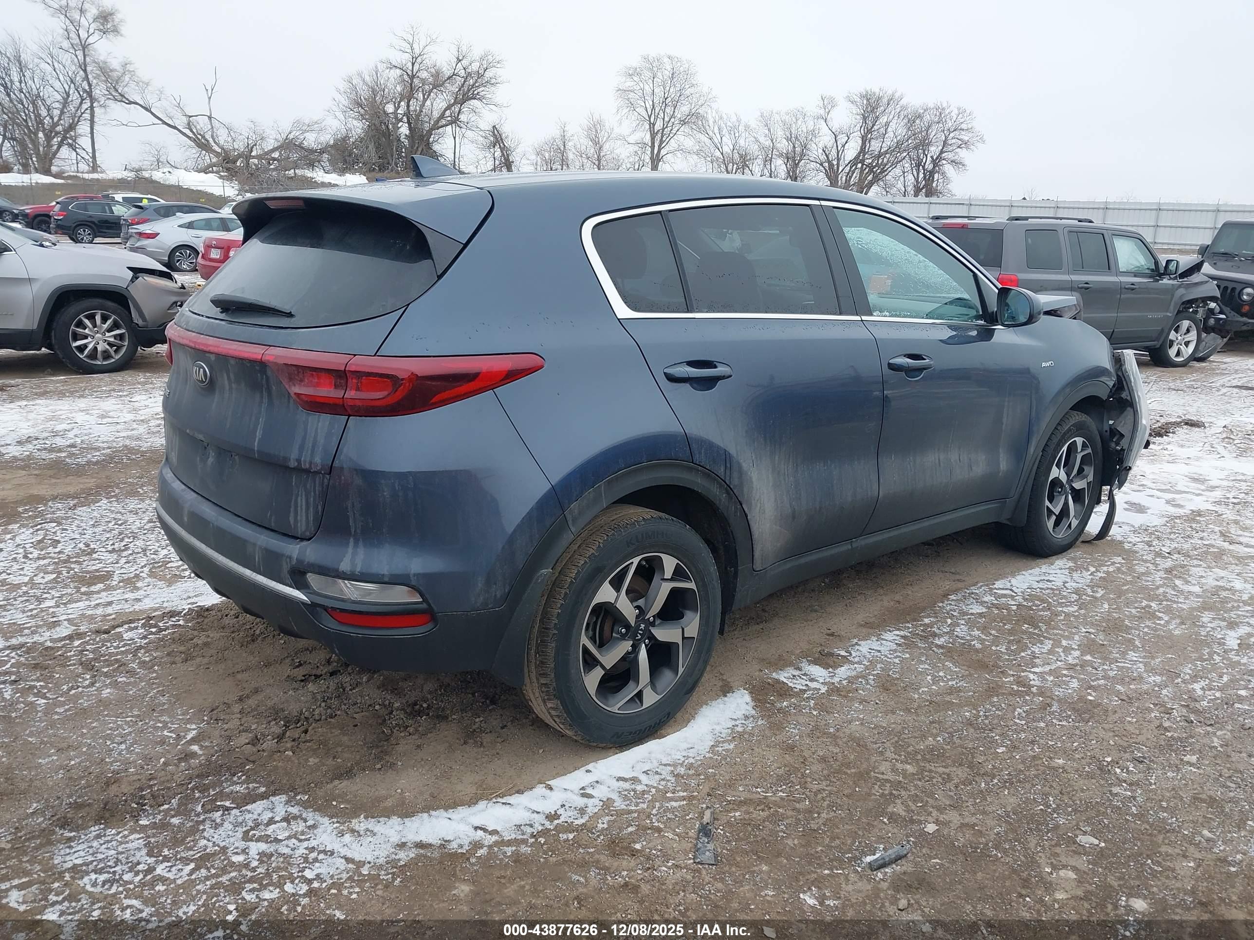KIA SPORTAGE image 4