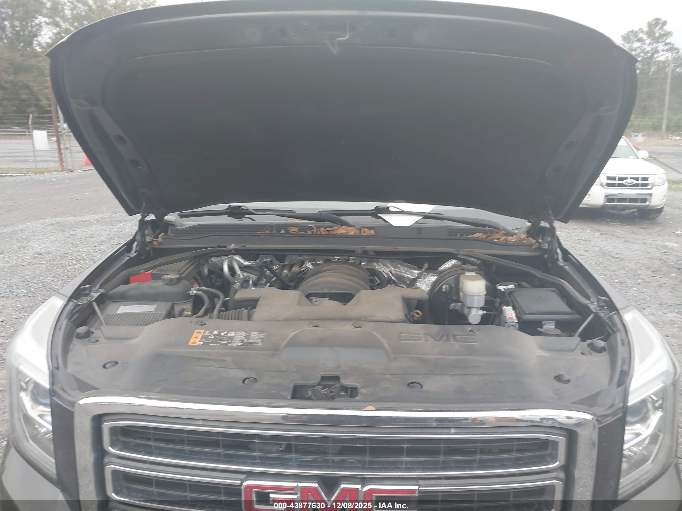 GMC YUKON image 10