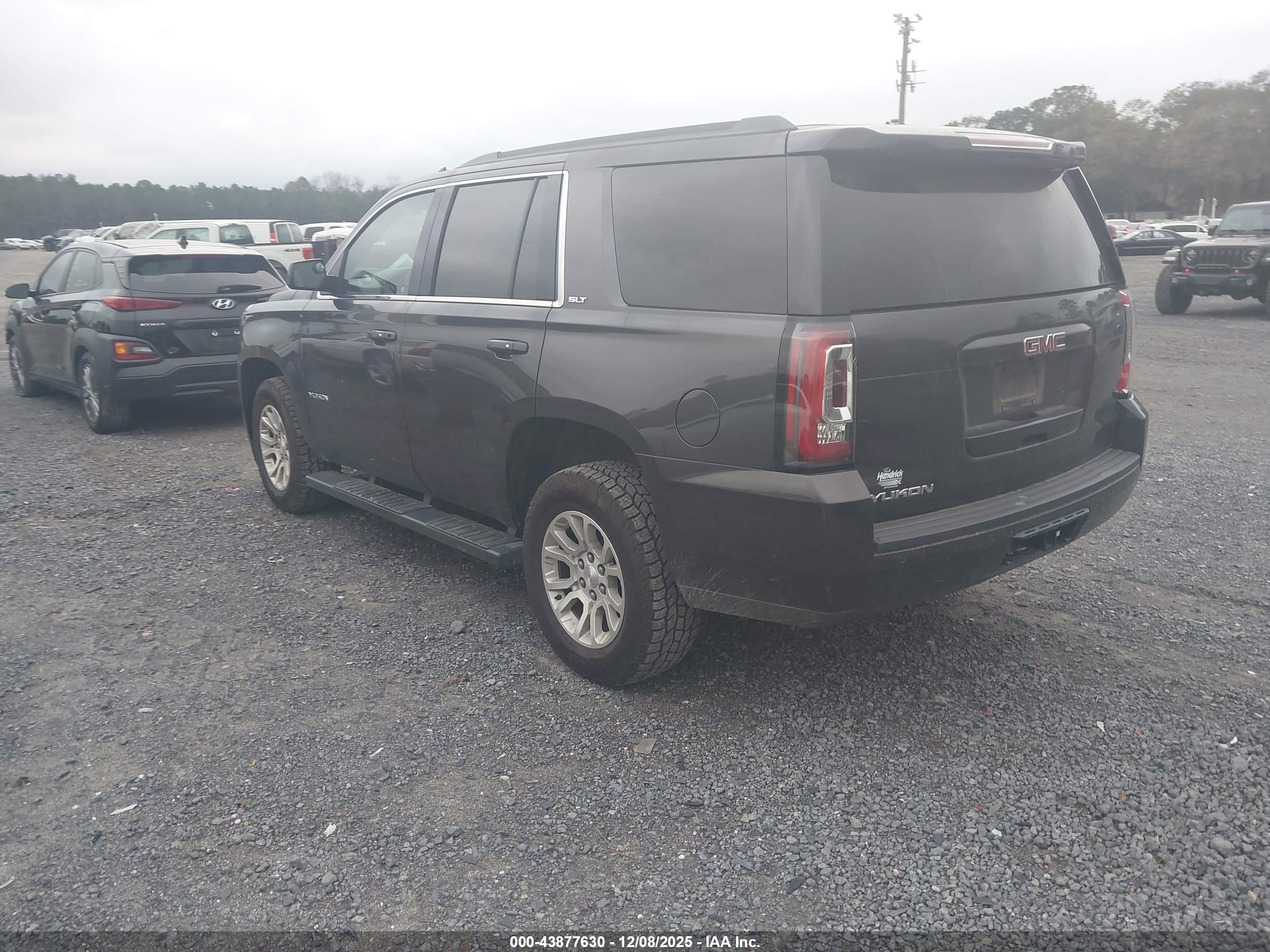 GMC YUKON image 3