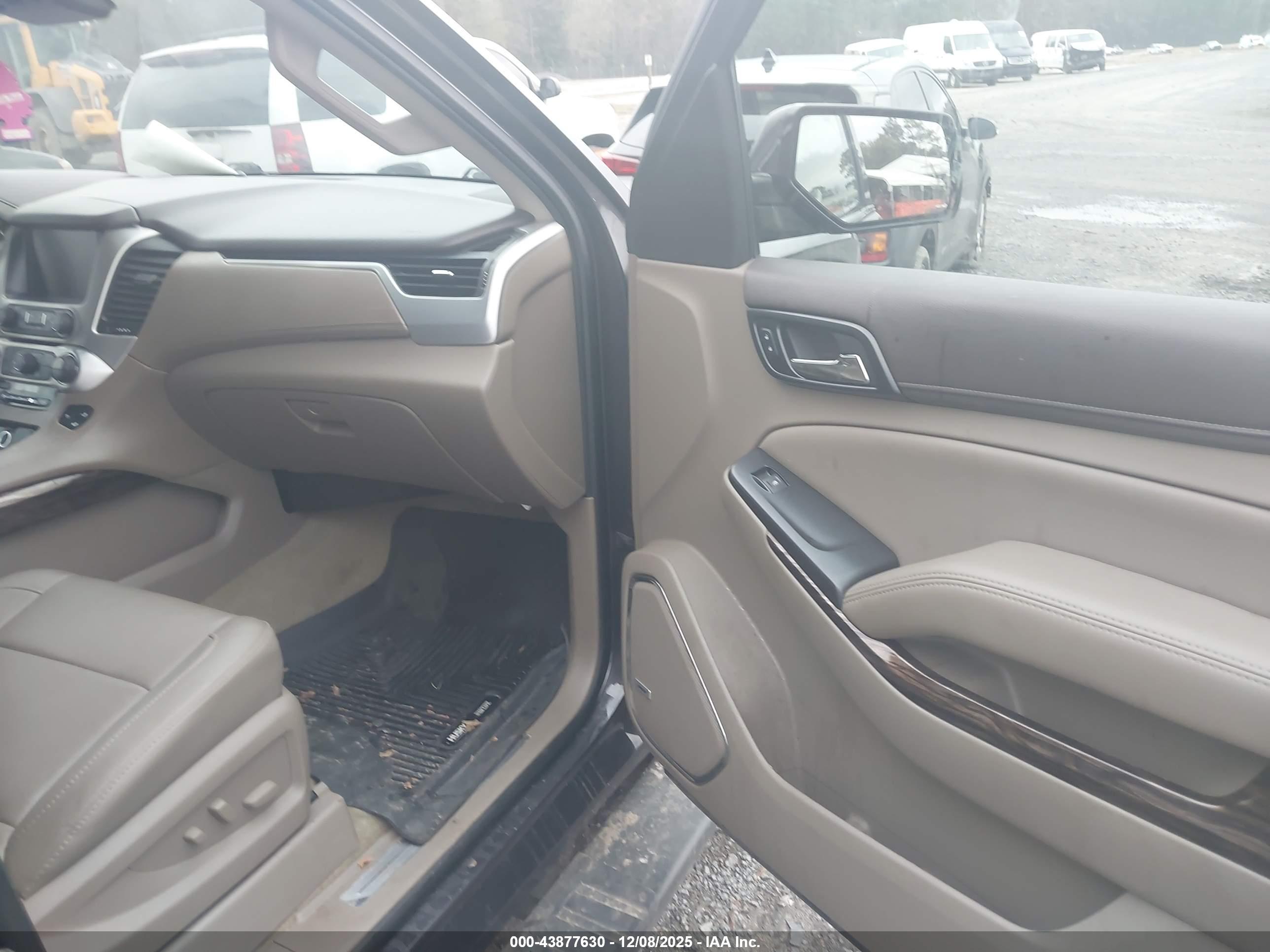GMC YUKON image 5