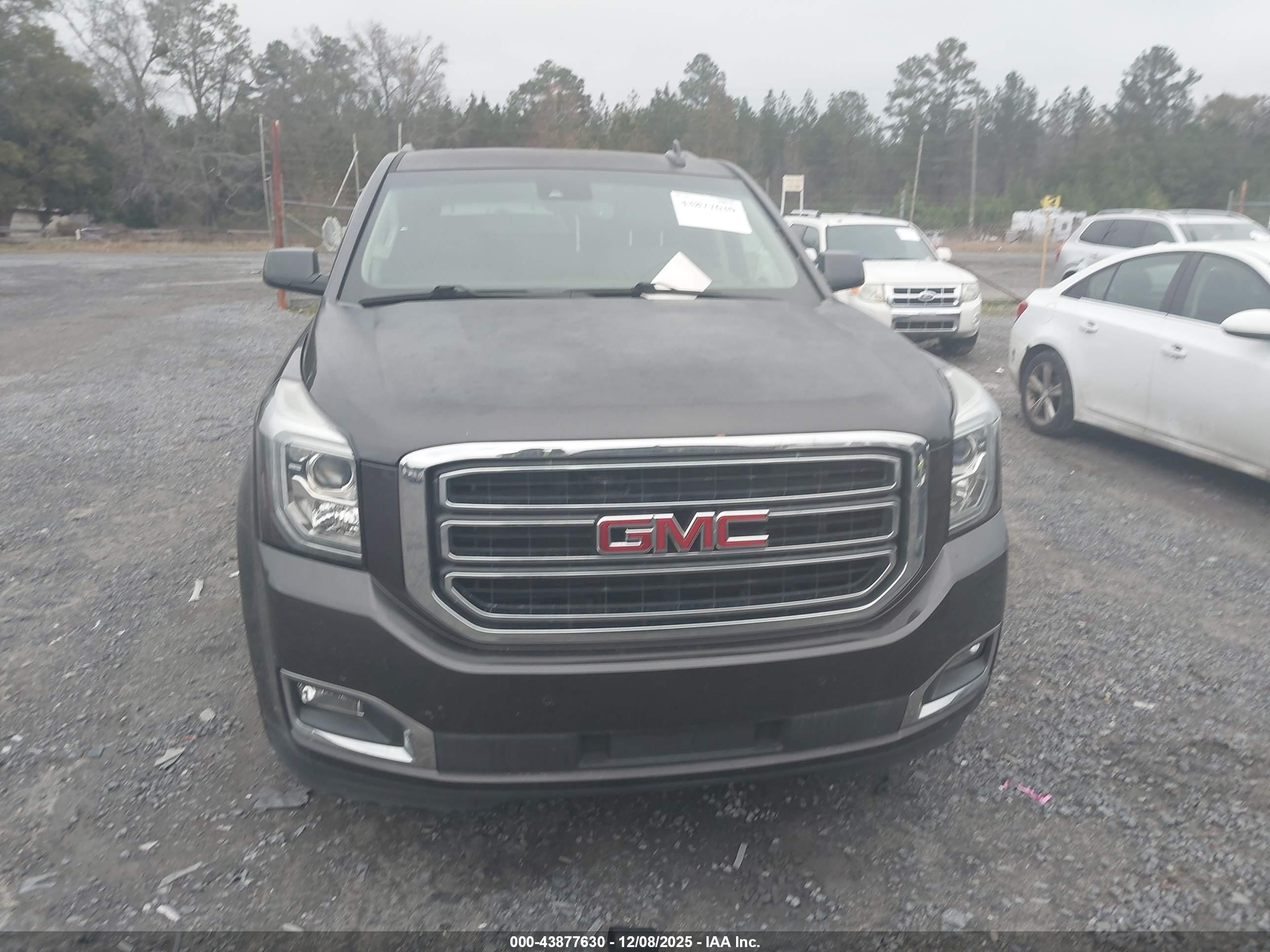 GMC YUKON image 6