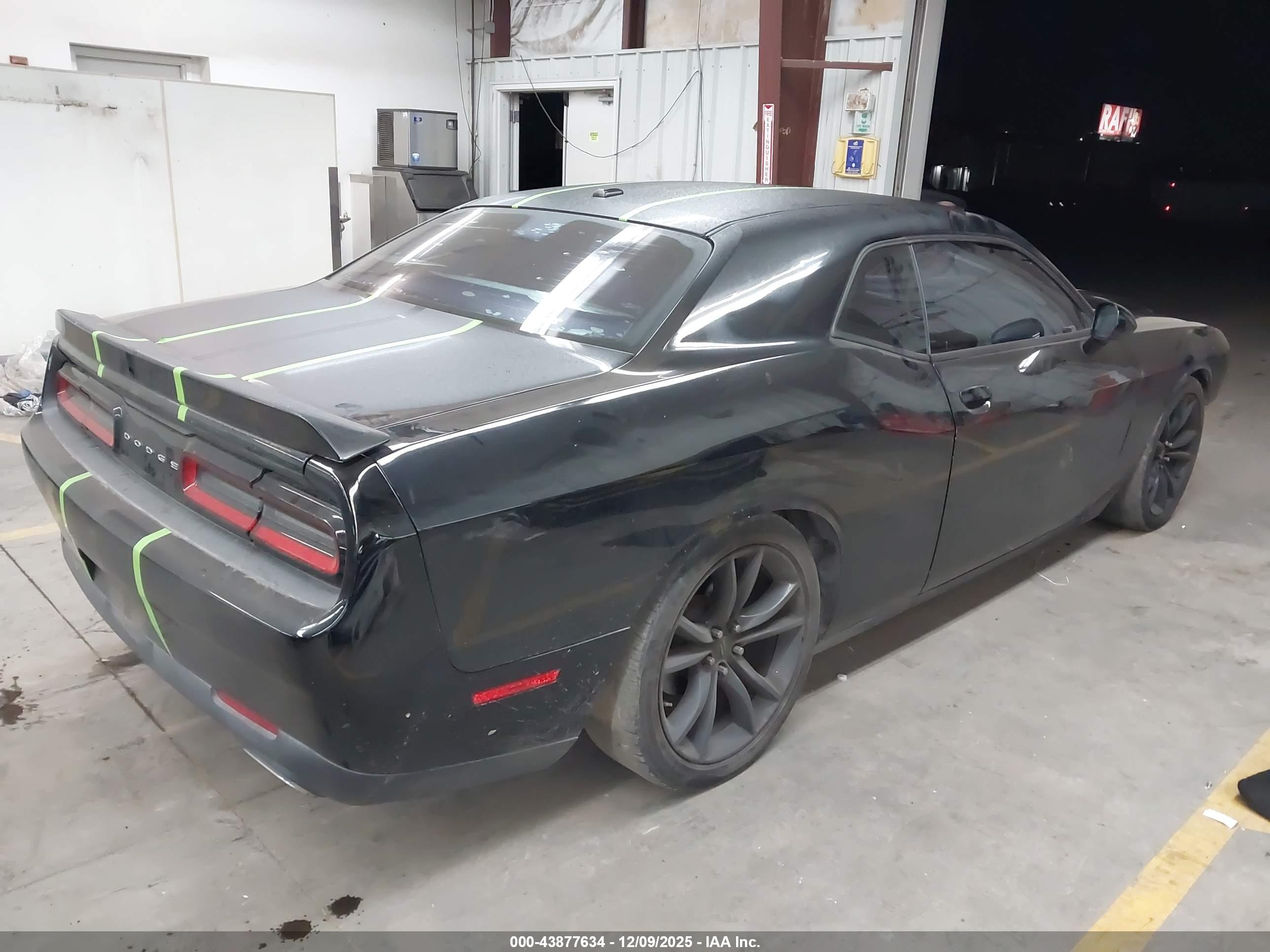 DODGE CHALLENGER image 4