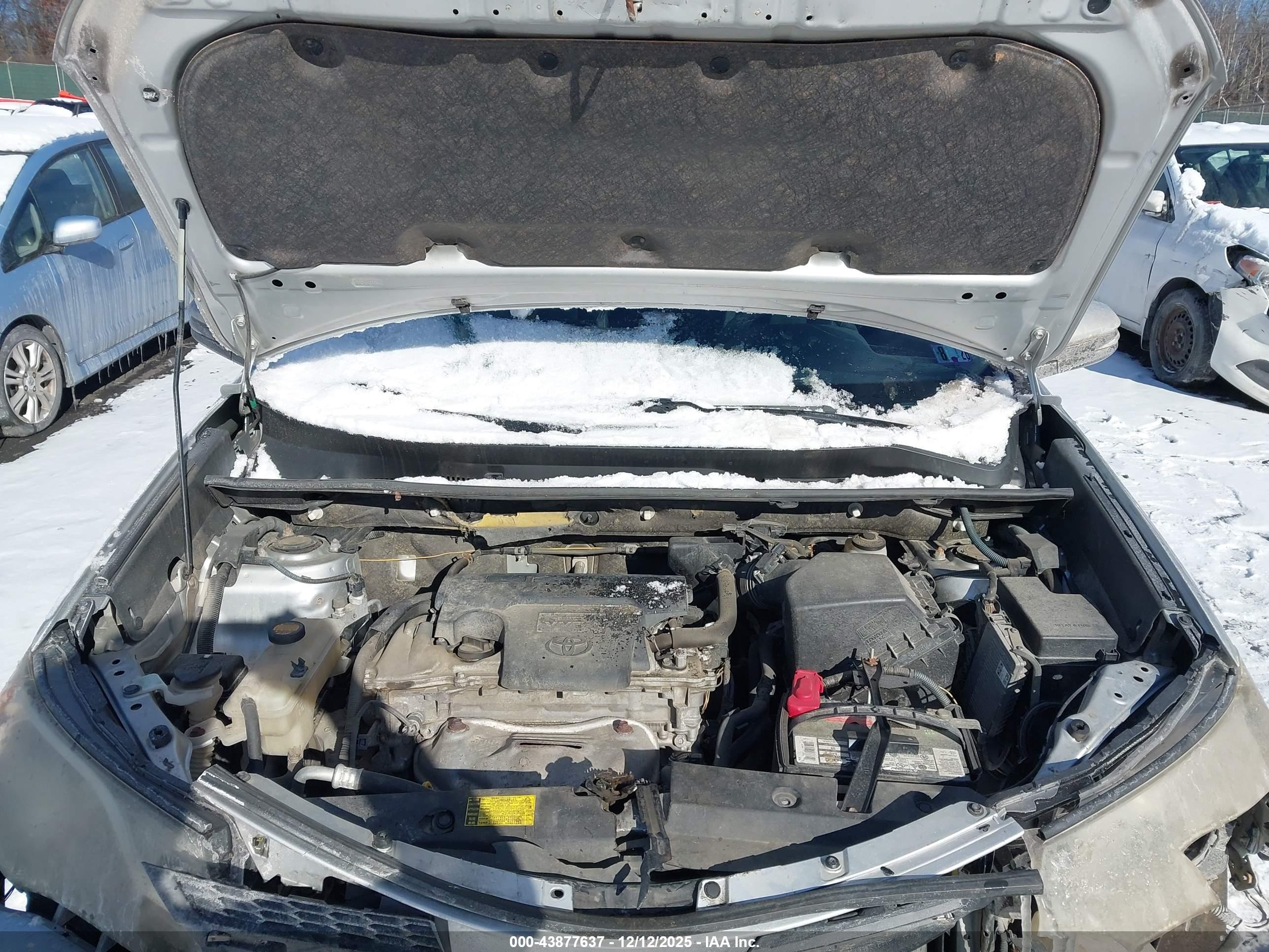 TOYOTA RAV4 image 10