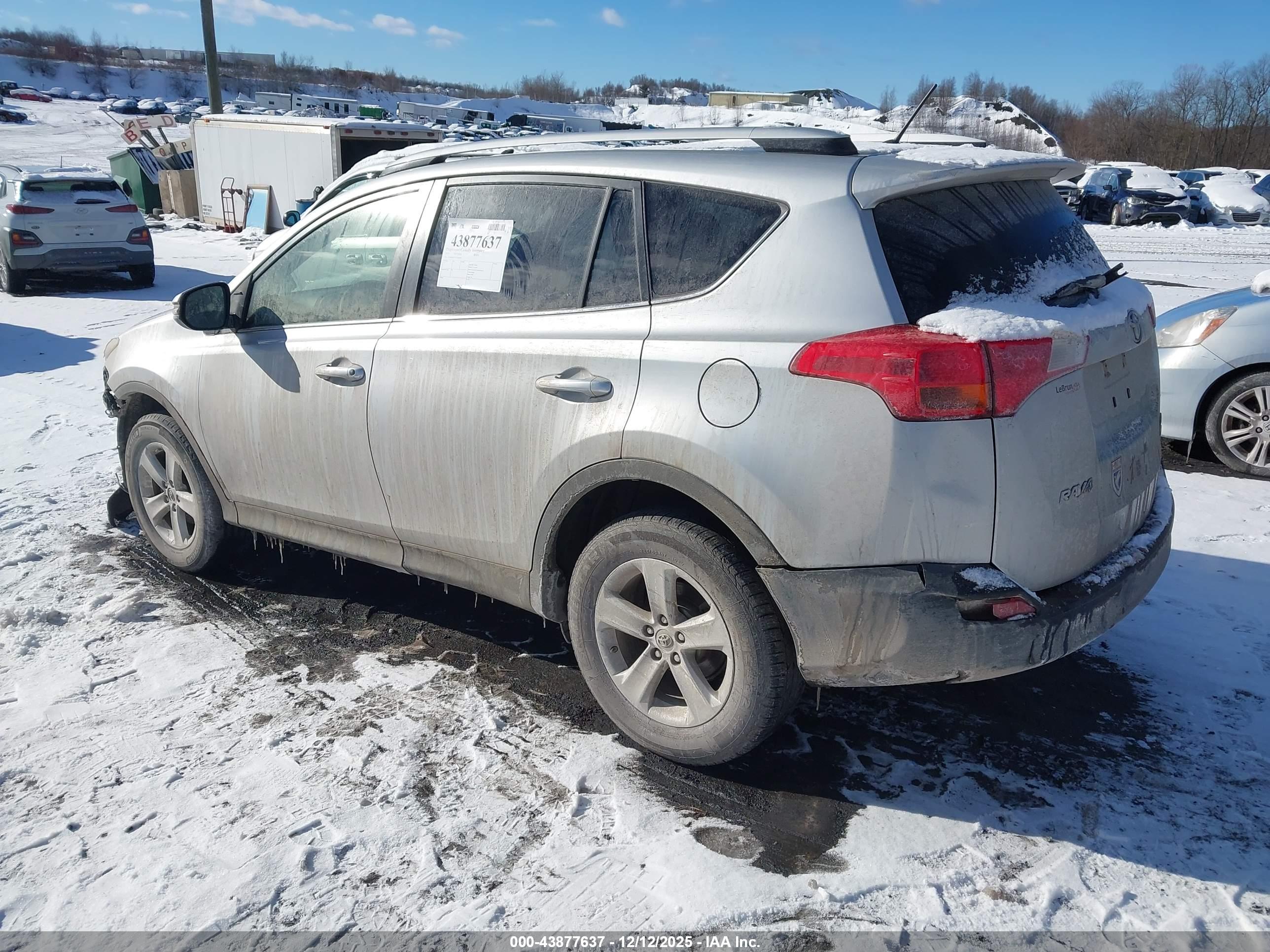 TOYOTA RAV4 image 3