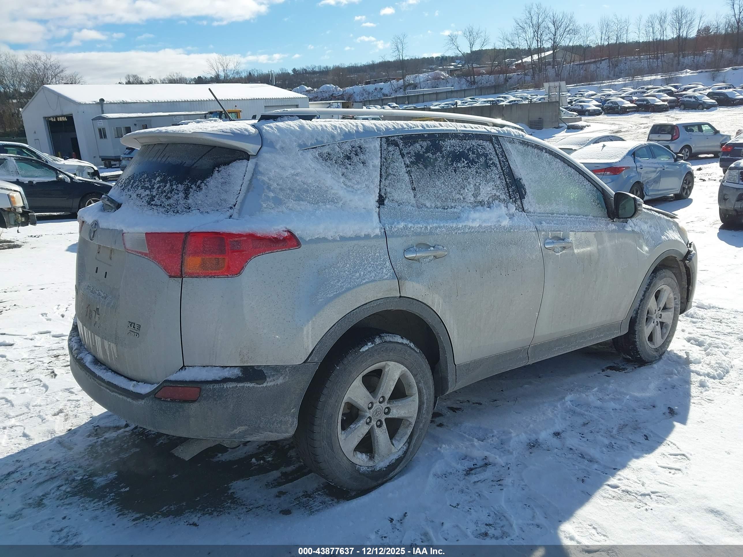 TOYOTA RAV4 image 4