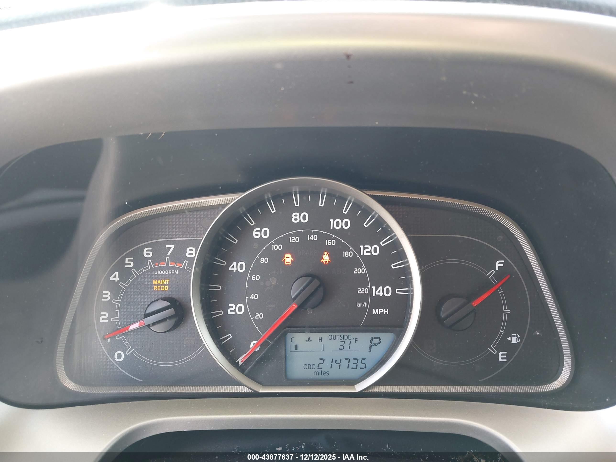 TOYOTA RAV4 image 7