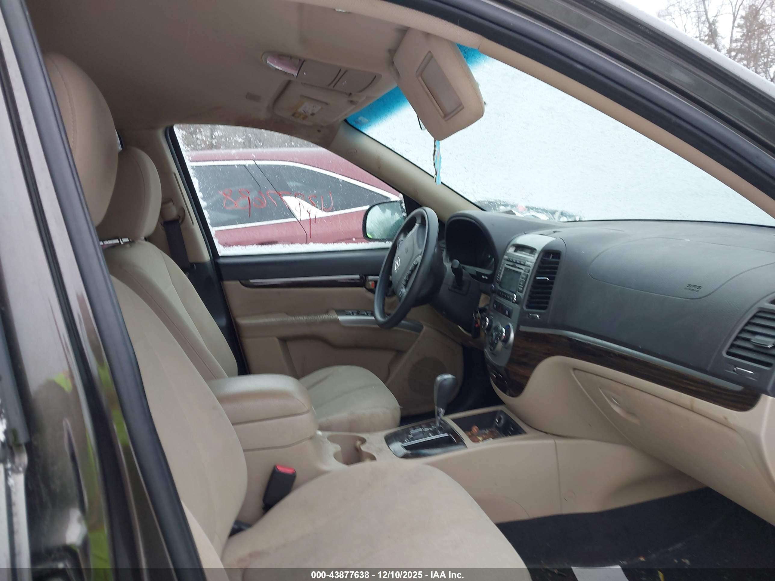 HYUNDAI SANTA image 5
