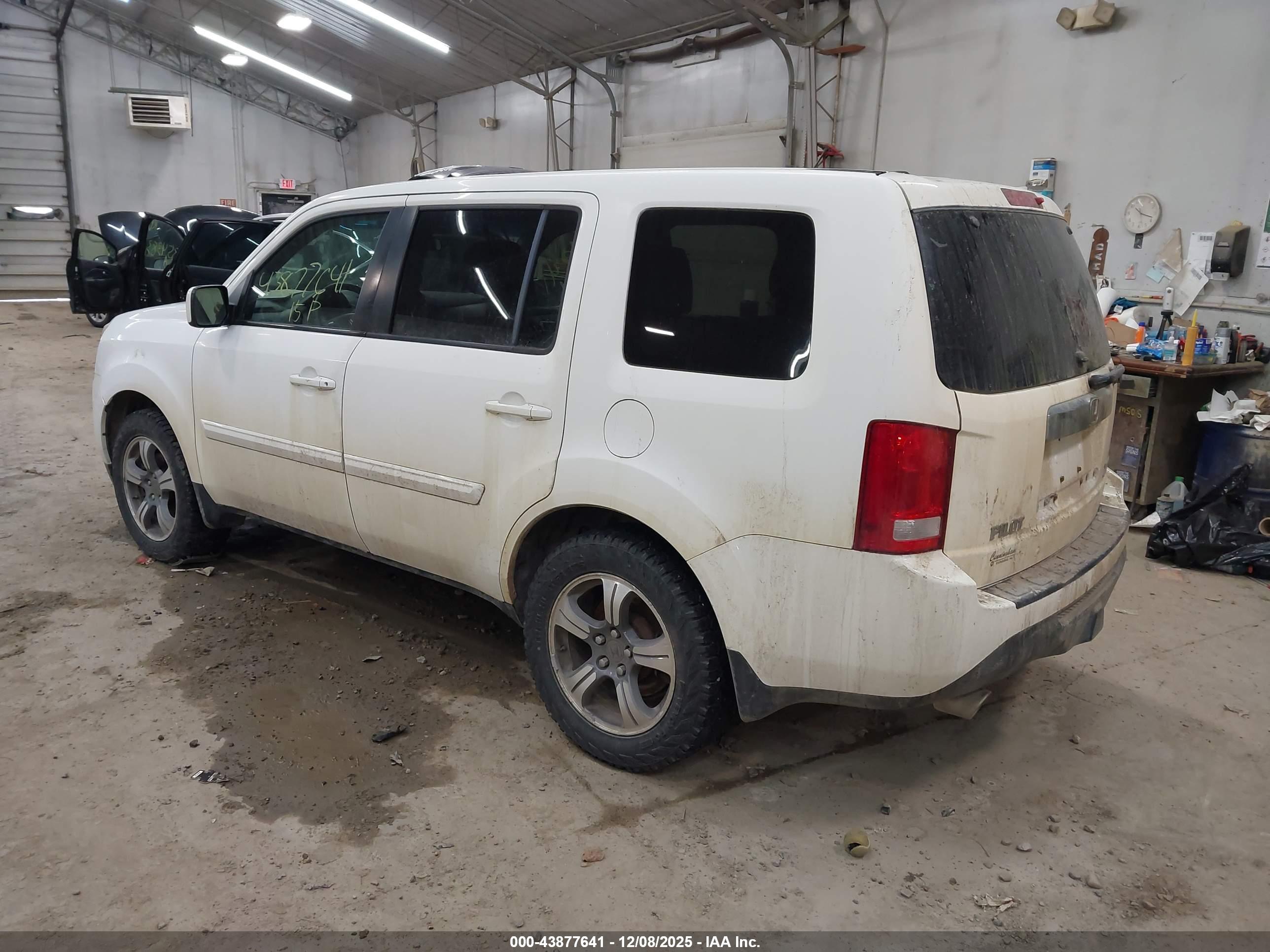 HONDA PILOT image 3