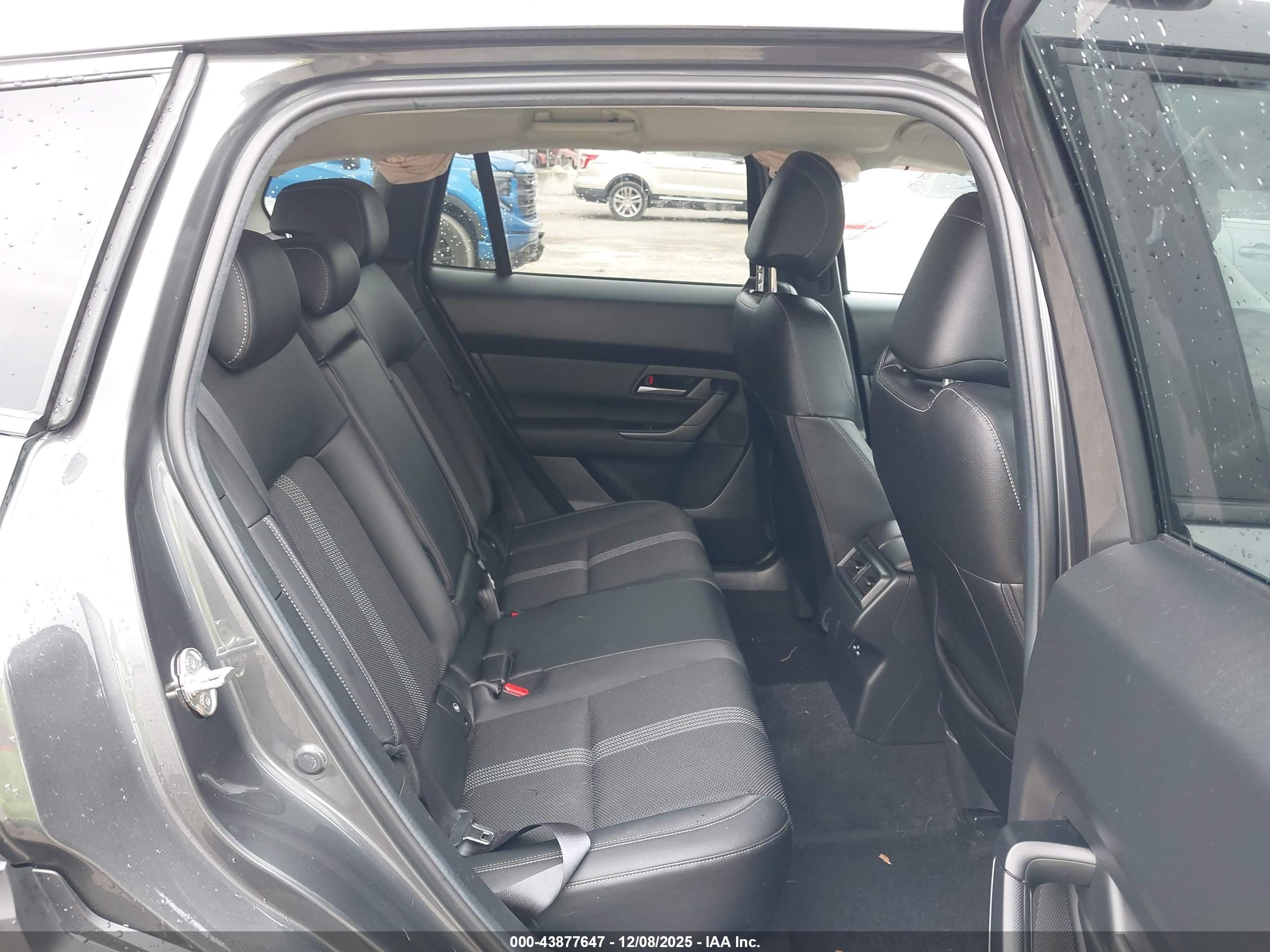 MAZDA CX-50 image 8