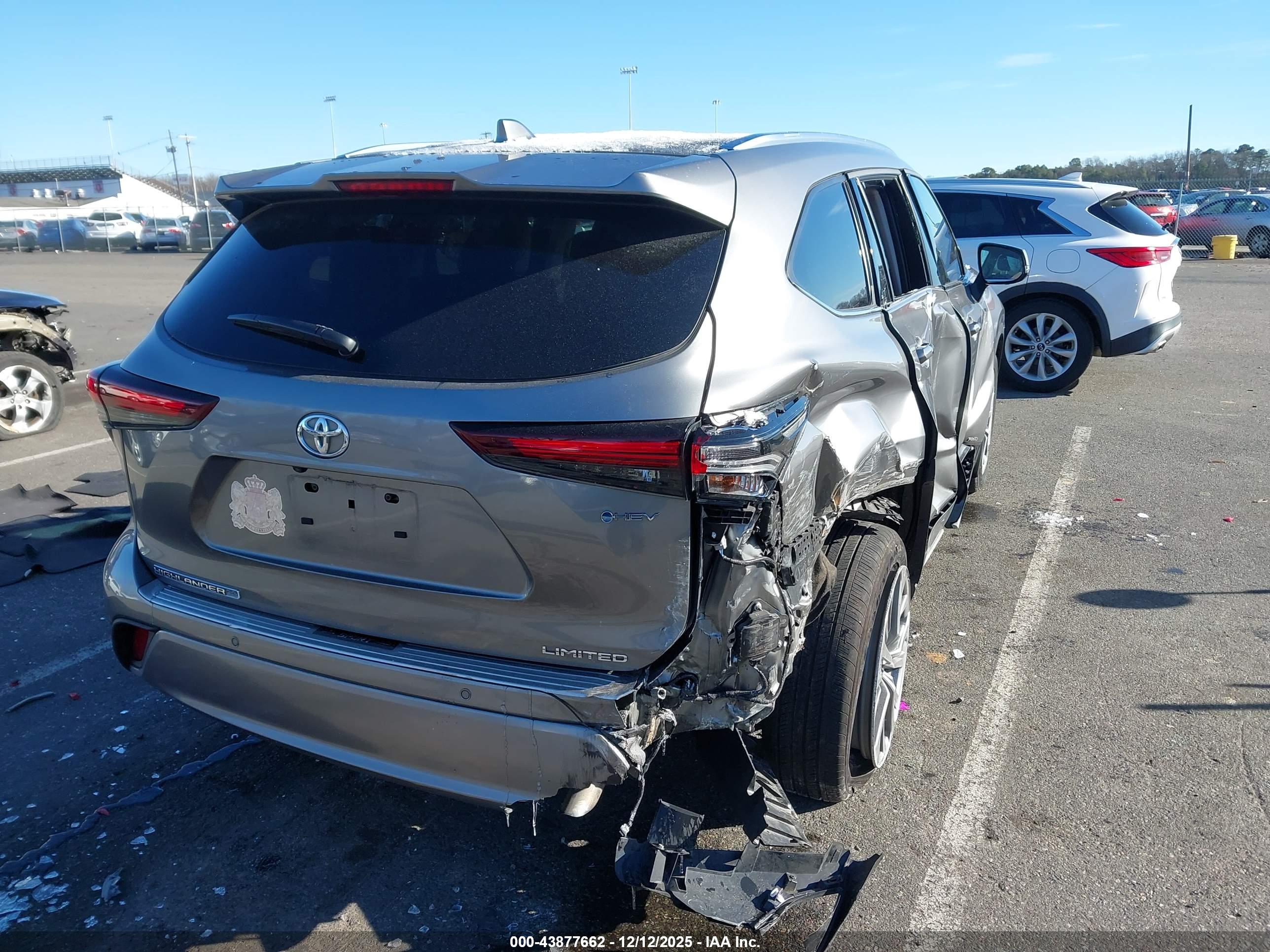 TOYOTA HIGHLANDER image 4