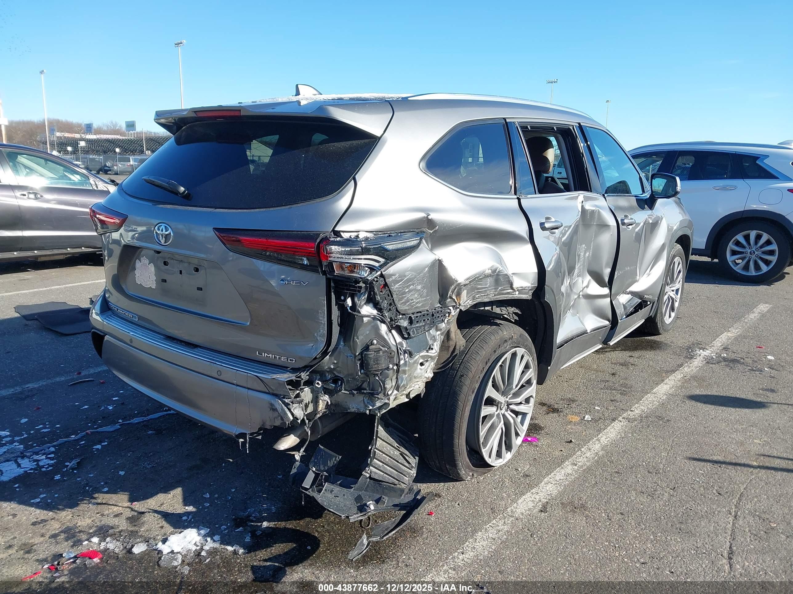 TOYOTA HIGHLANDER image 6