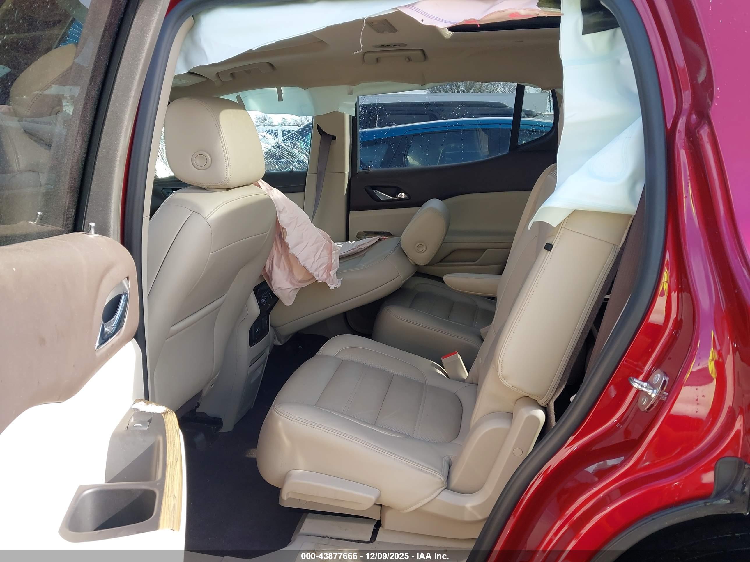 GMC ACADIA image 8