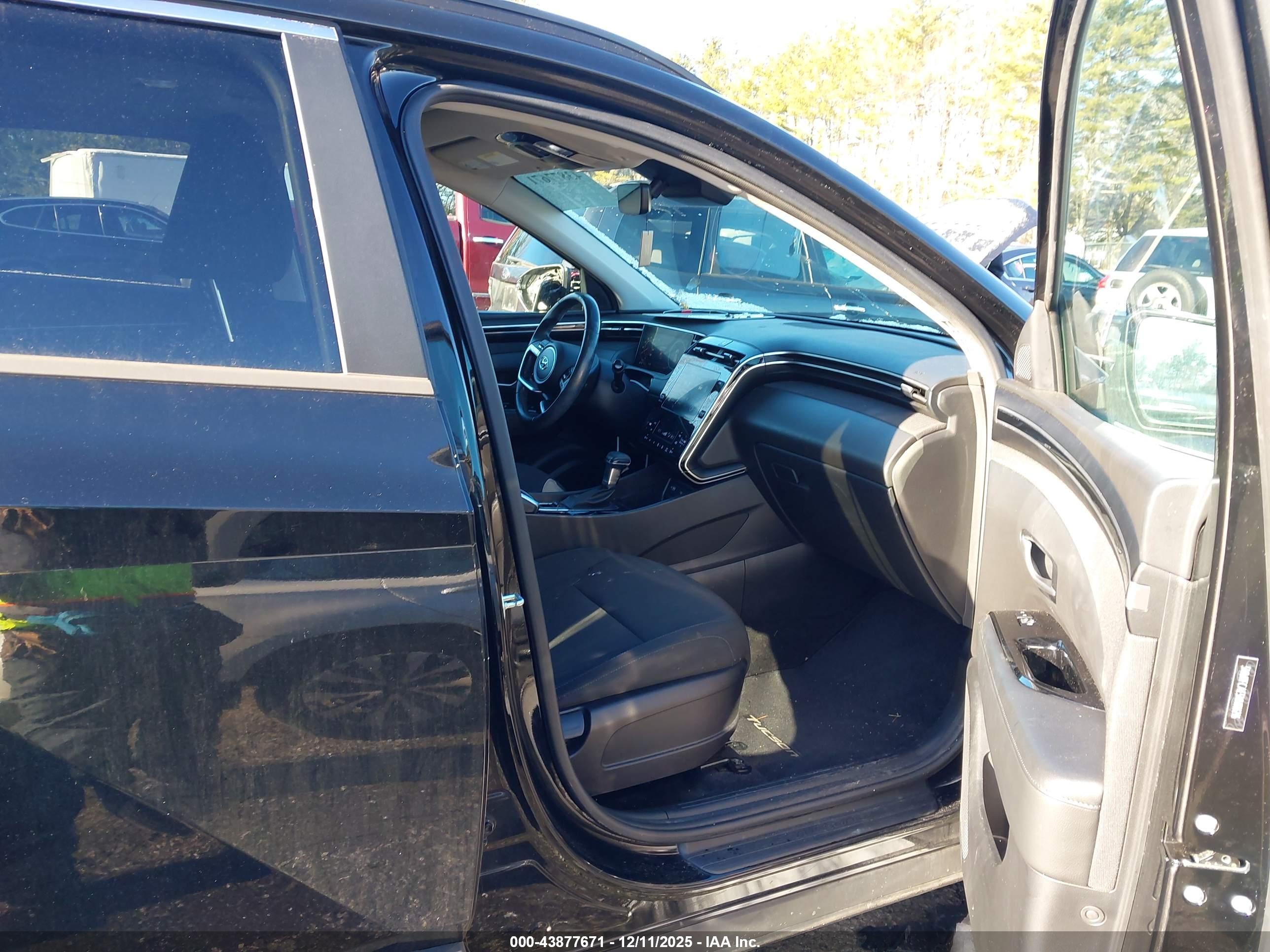 HYUNDAI TUCSON image 5