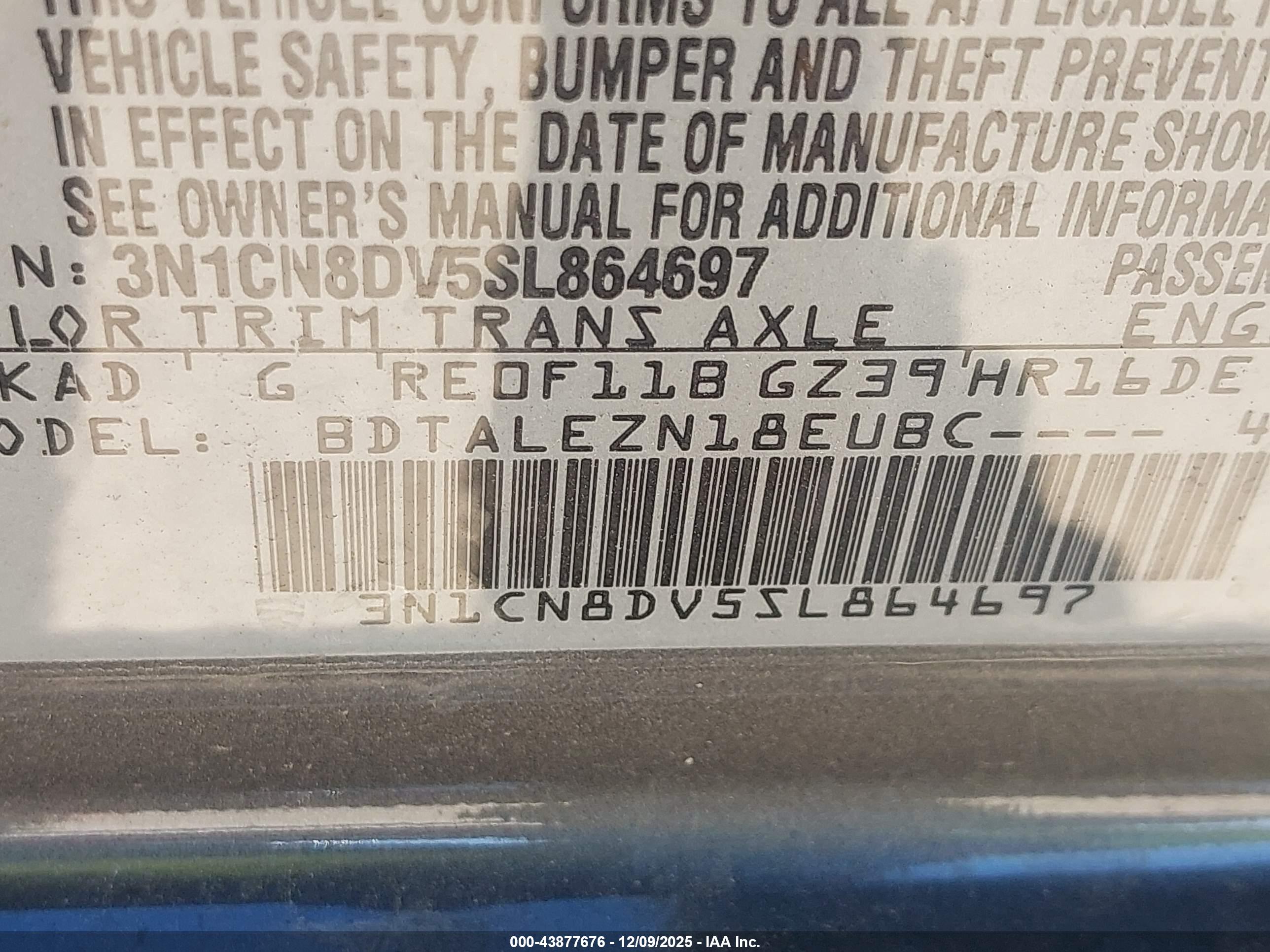 NISSAN VERSA image 9