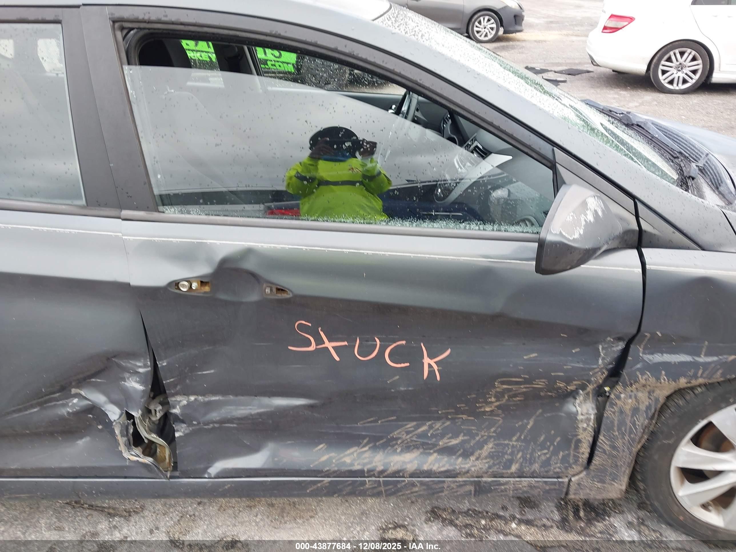 HYUNDAI ACCENT image 5