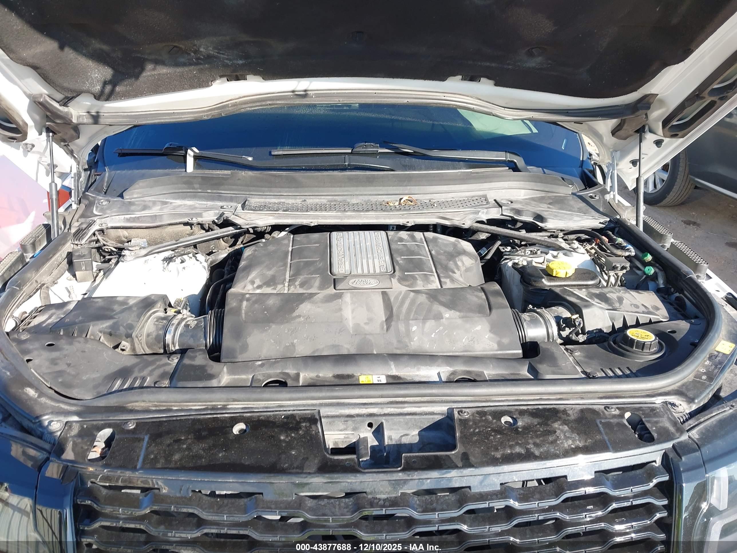 LAND ROVER image 10