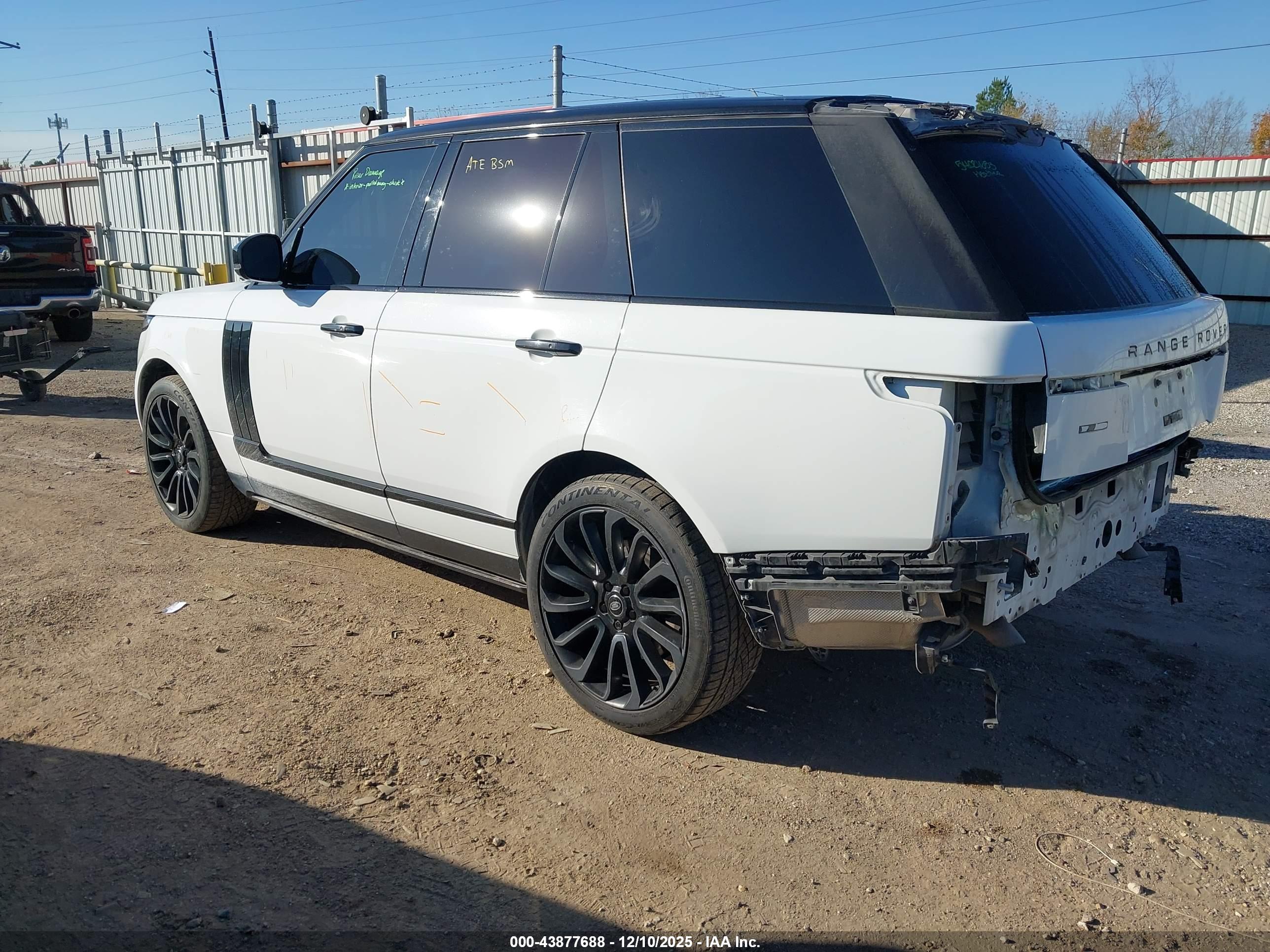 LAND ROVER image 3