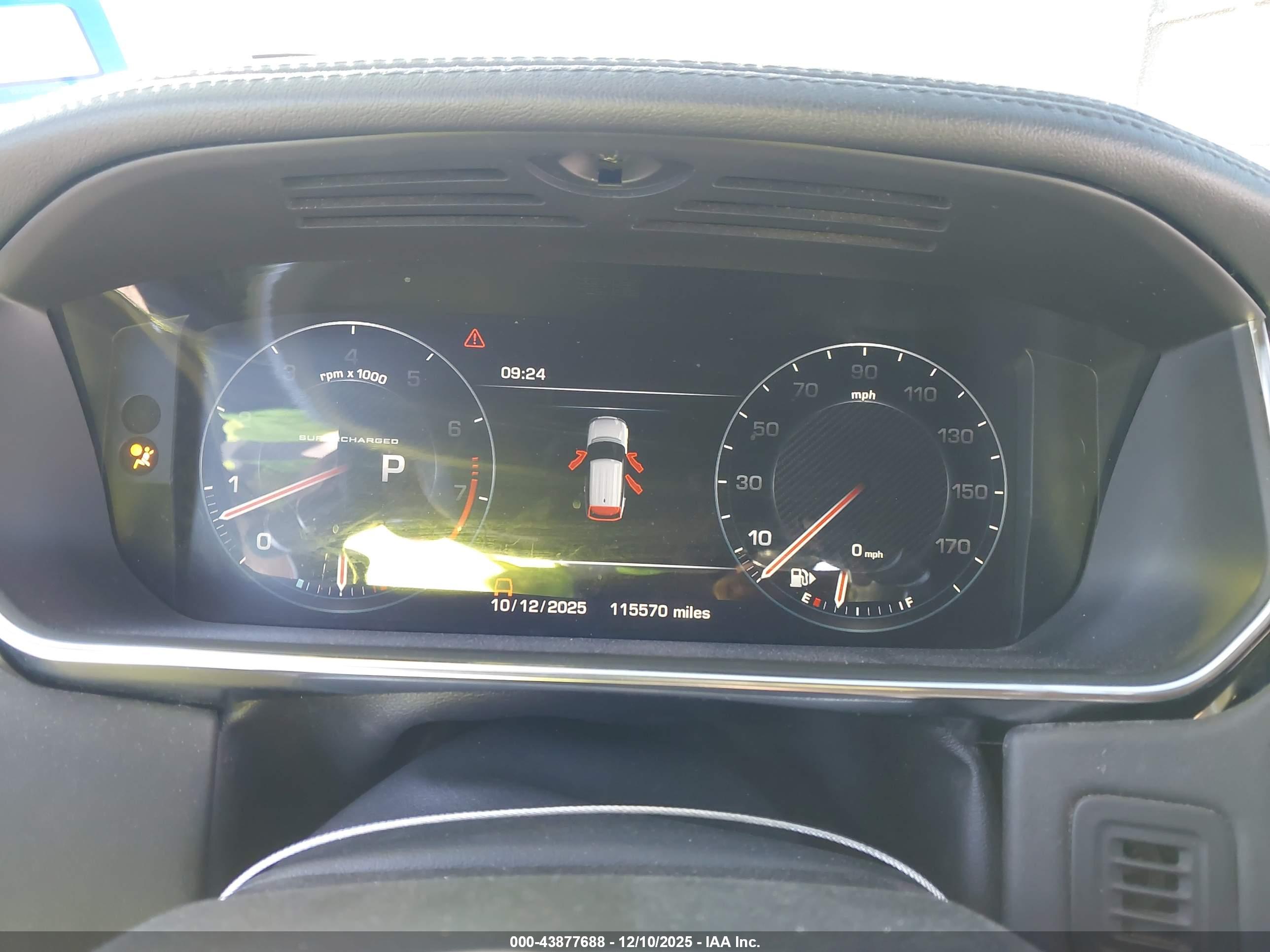 LAND ROVER image 7