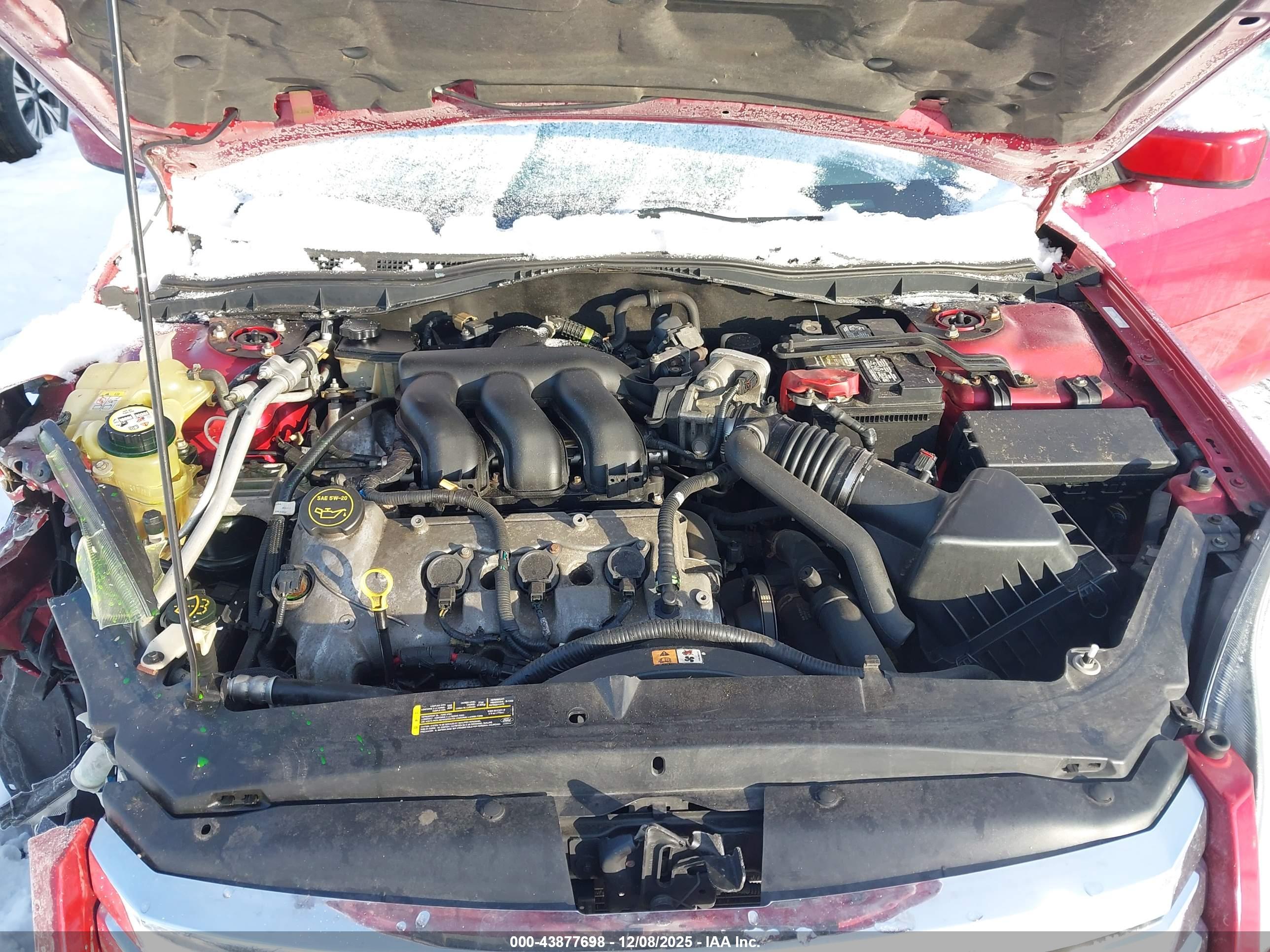 FORD FUSION image 10