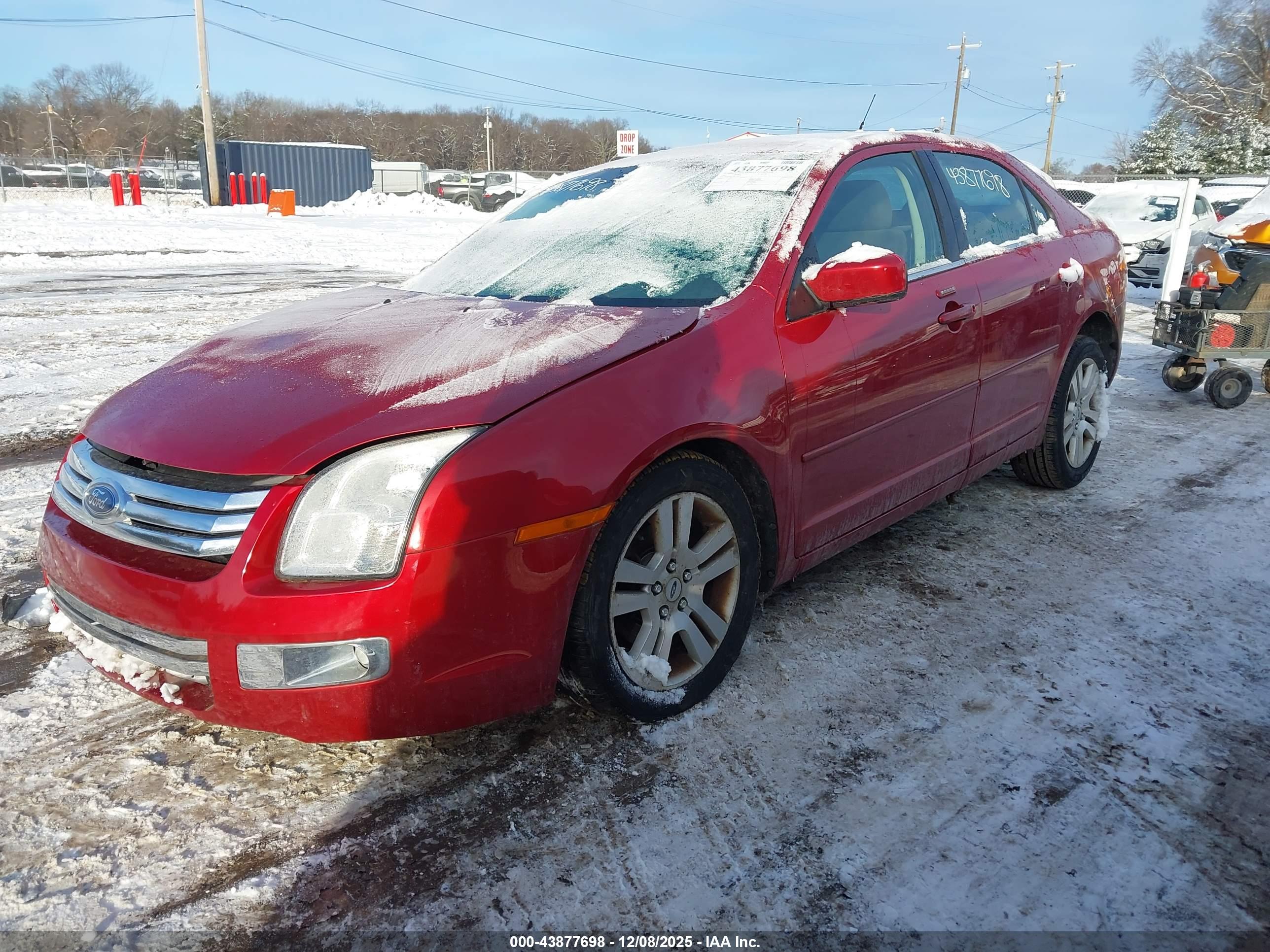 FORD FUSION image 2