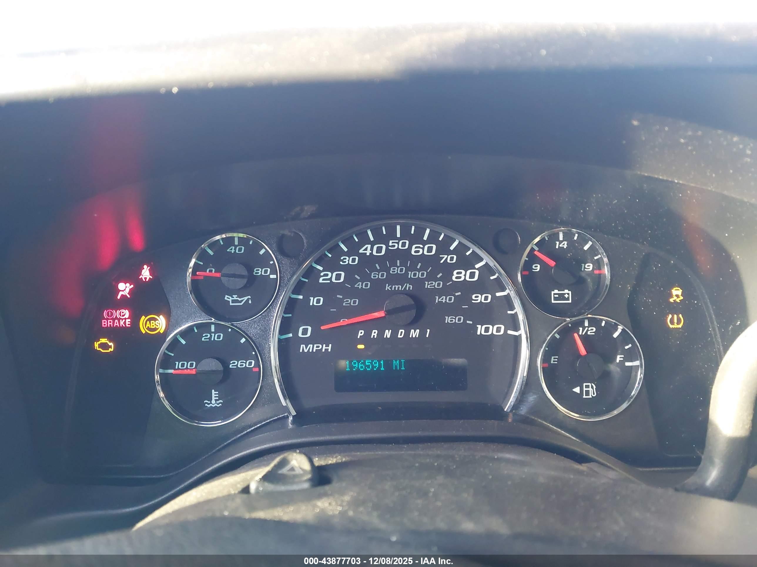 CHEVROLET EXPRESS image 7