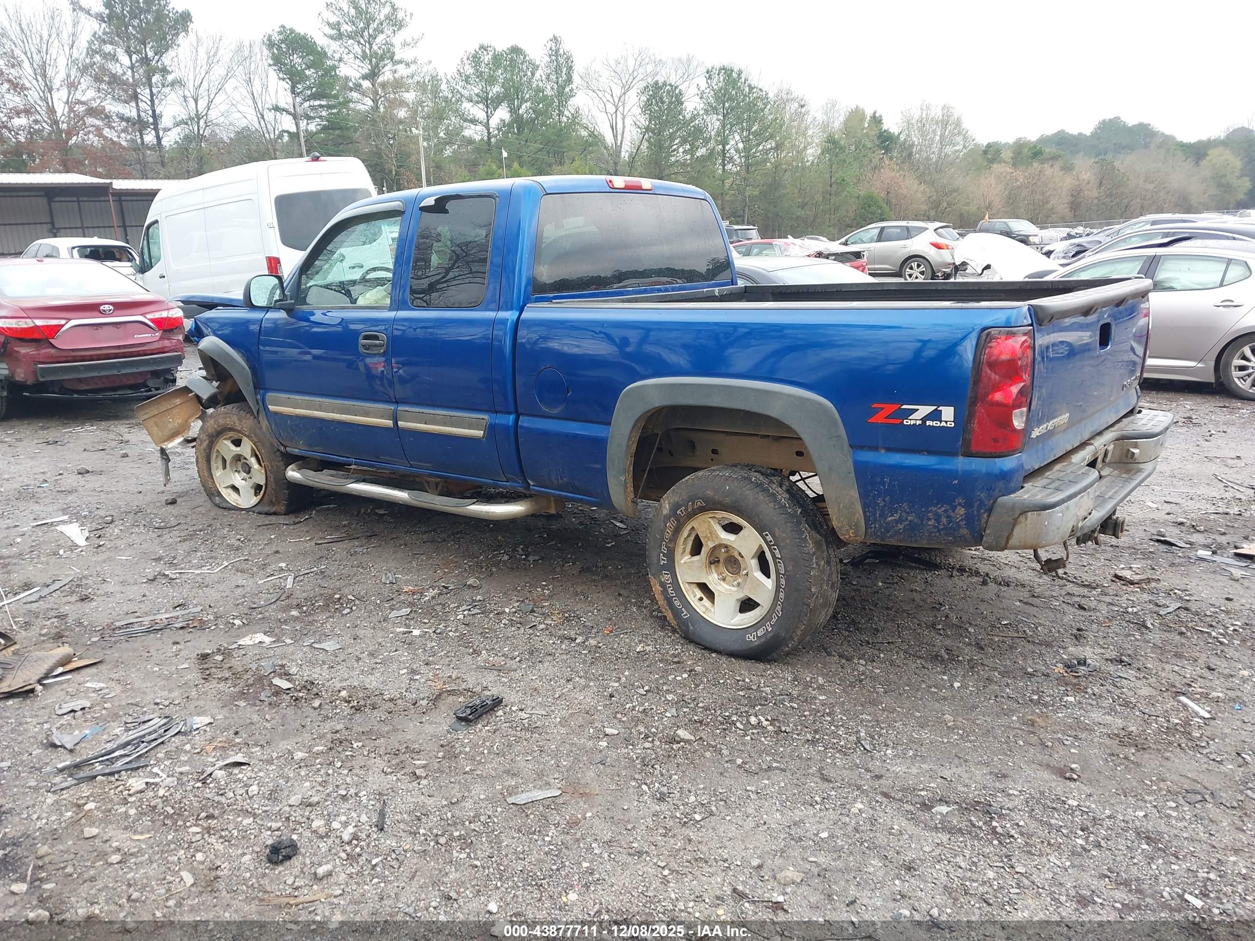 CHEVROLET SILVERADO image 3