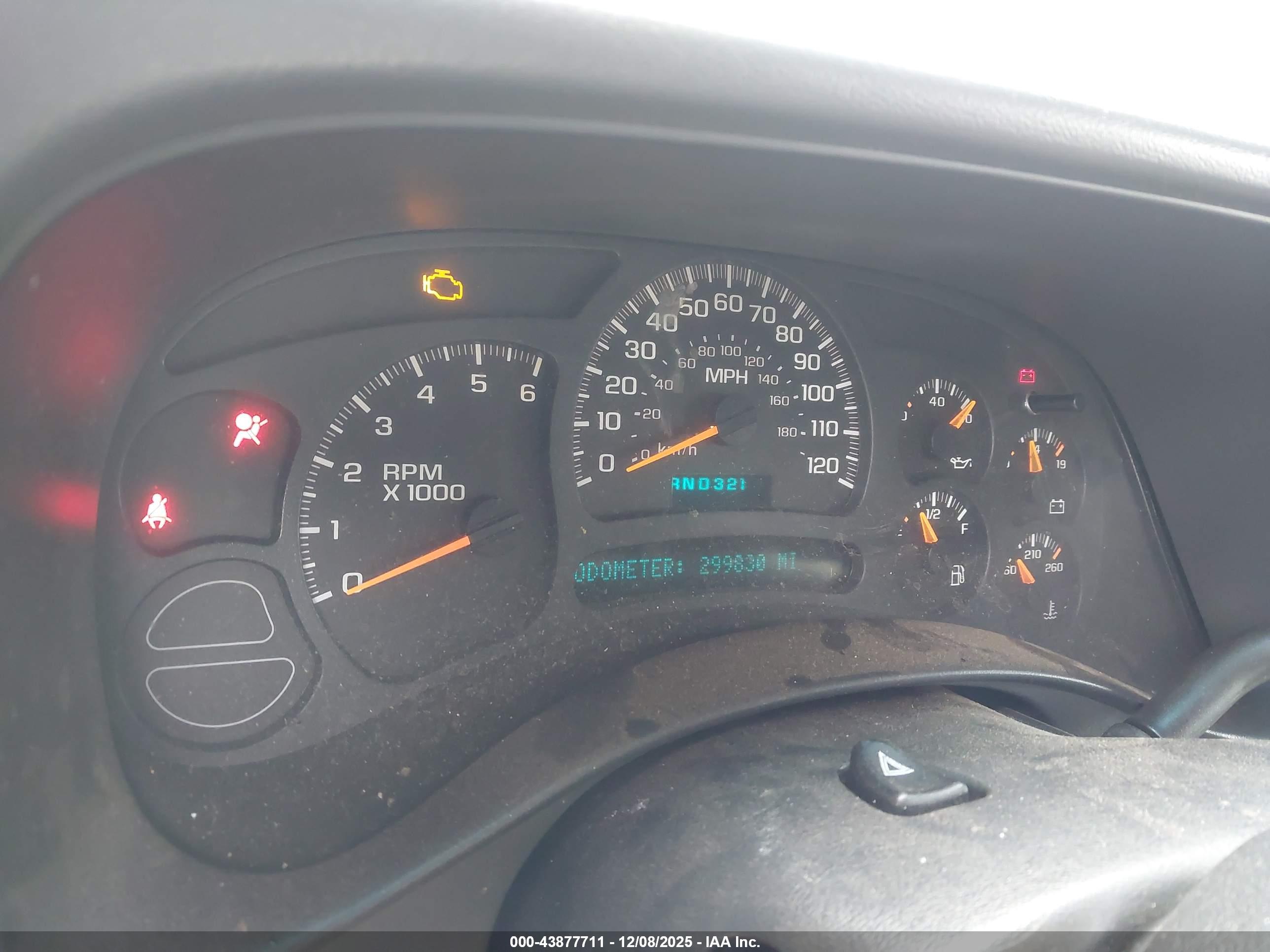 CHEVROLET SILVERADO image 7