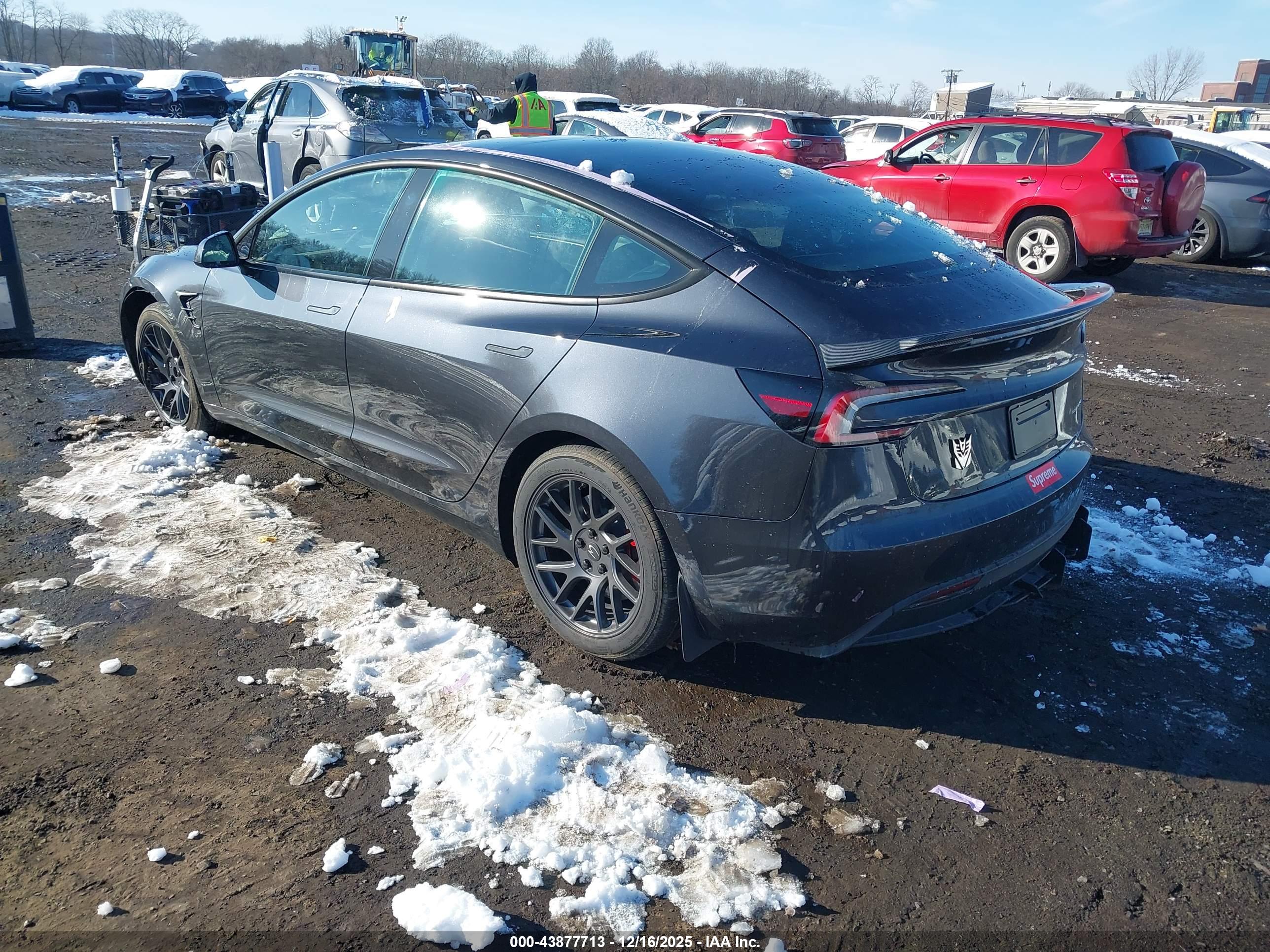 TESLA MODEL image 3