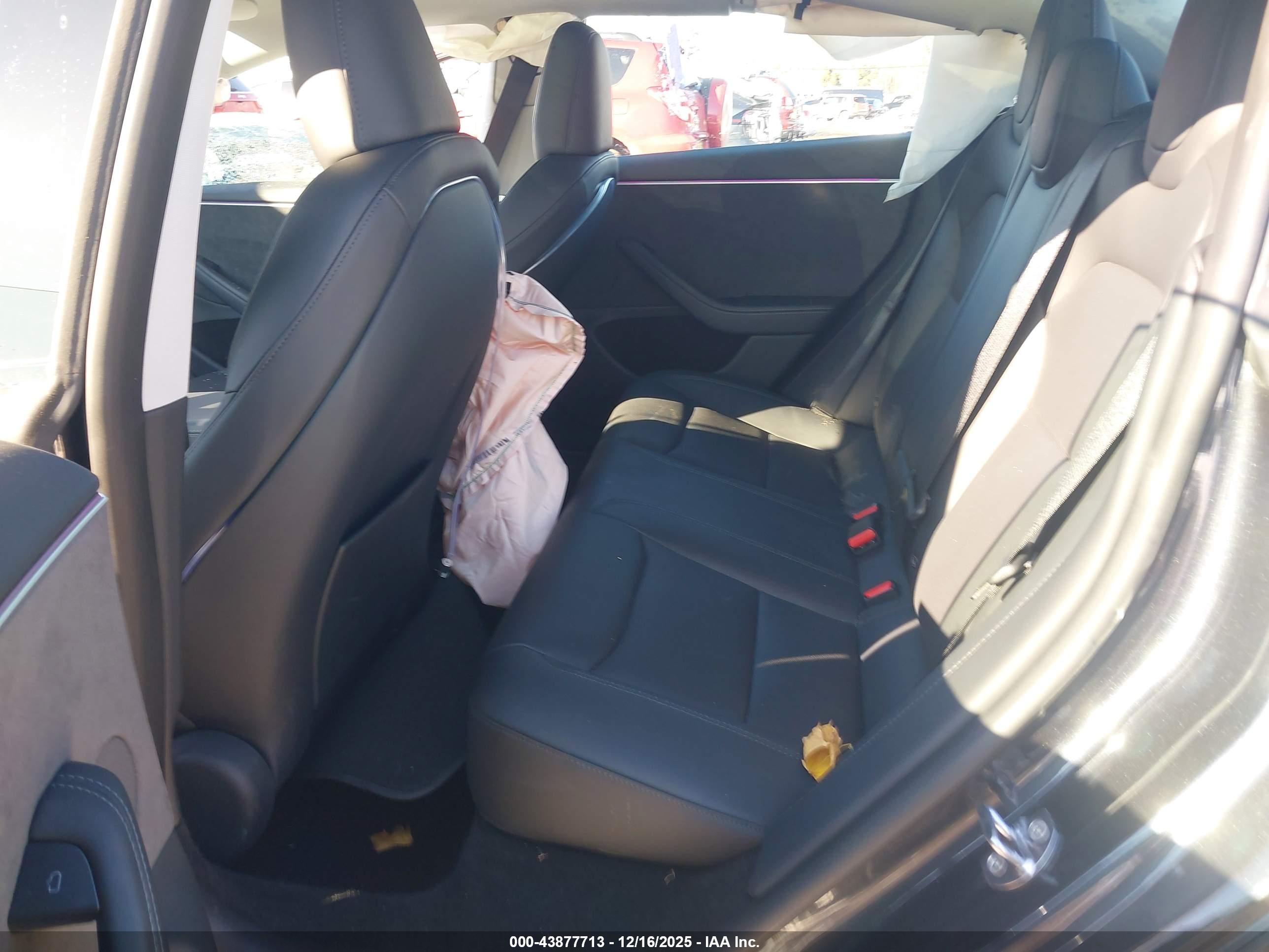 TESLA MODEL image 8