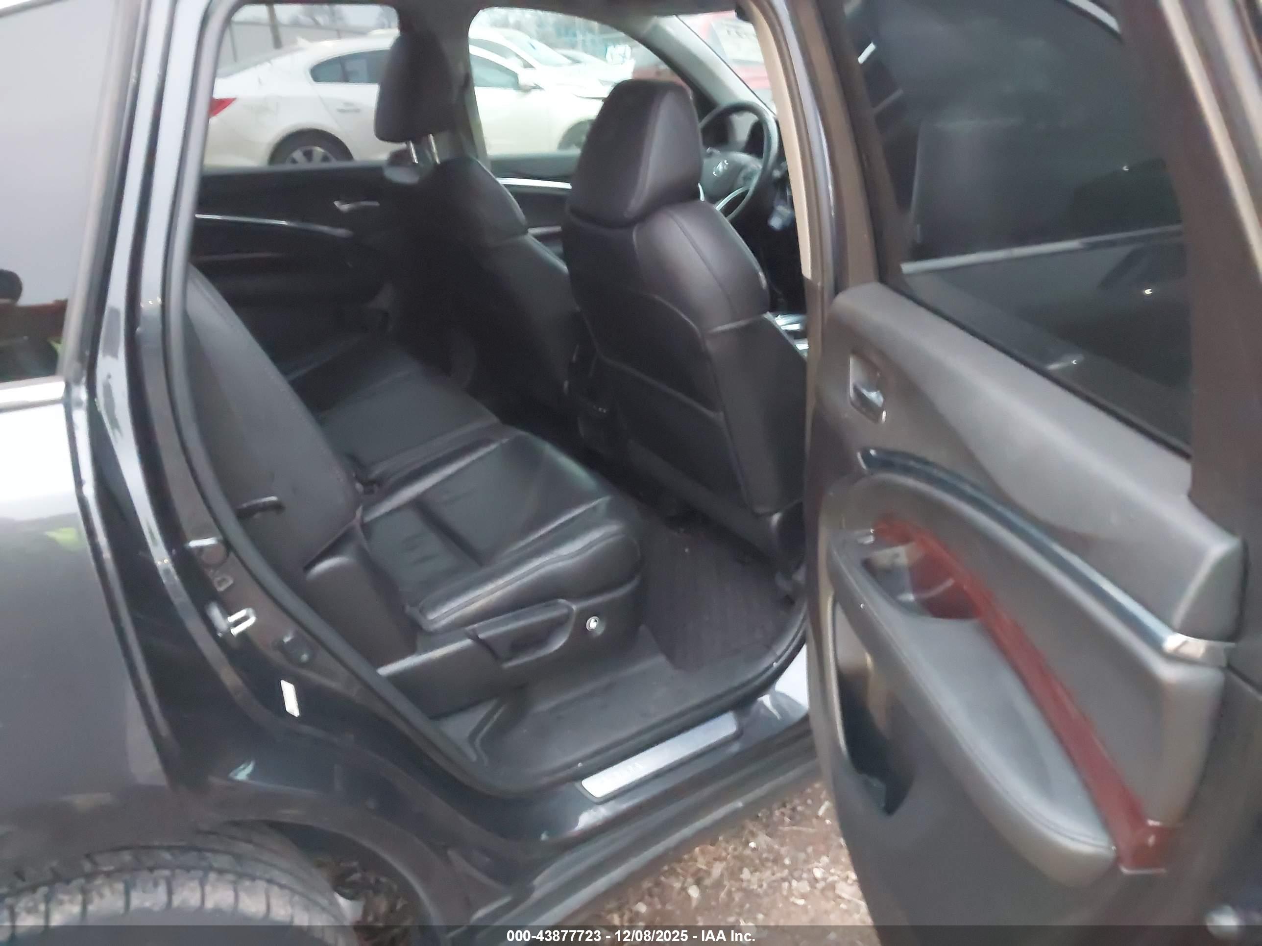 ACURA MDX image 8