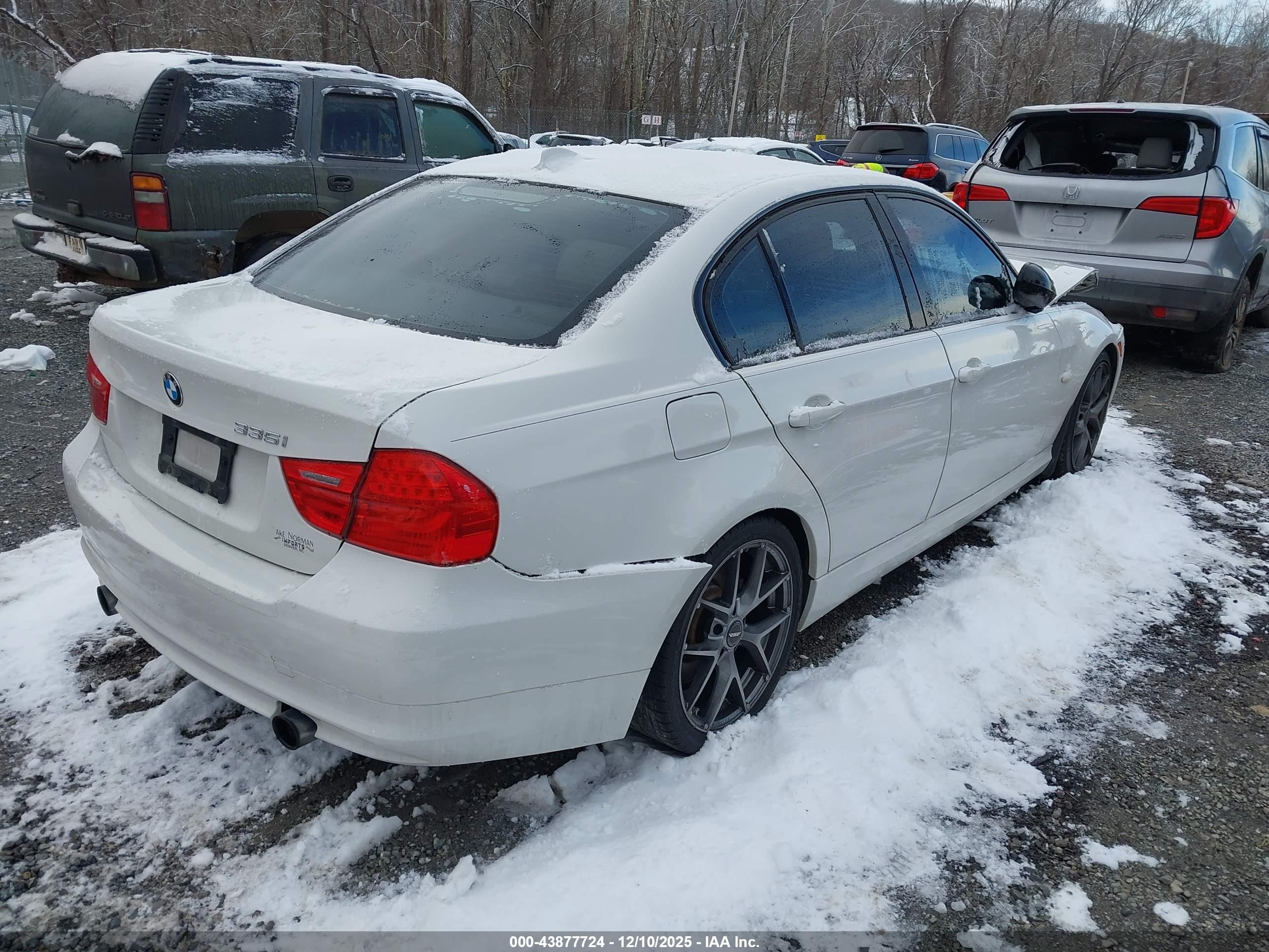 BMW 335I image 4