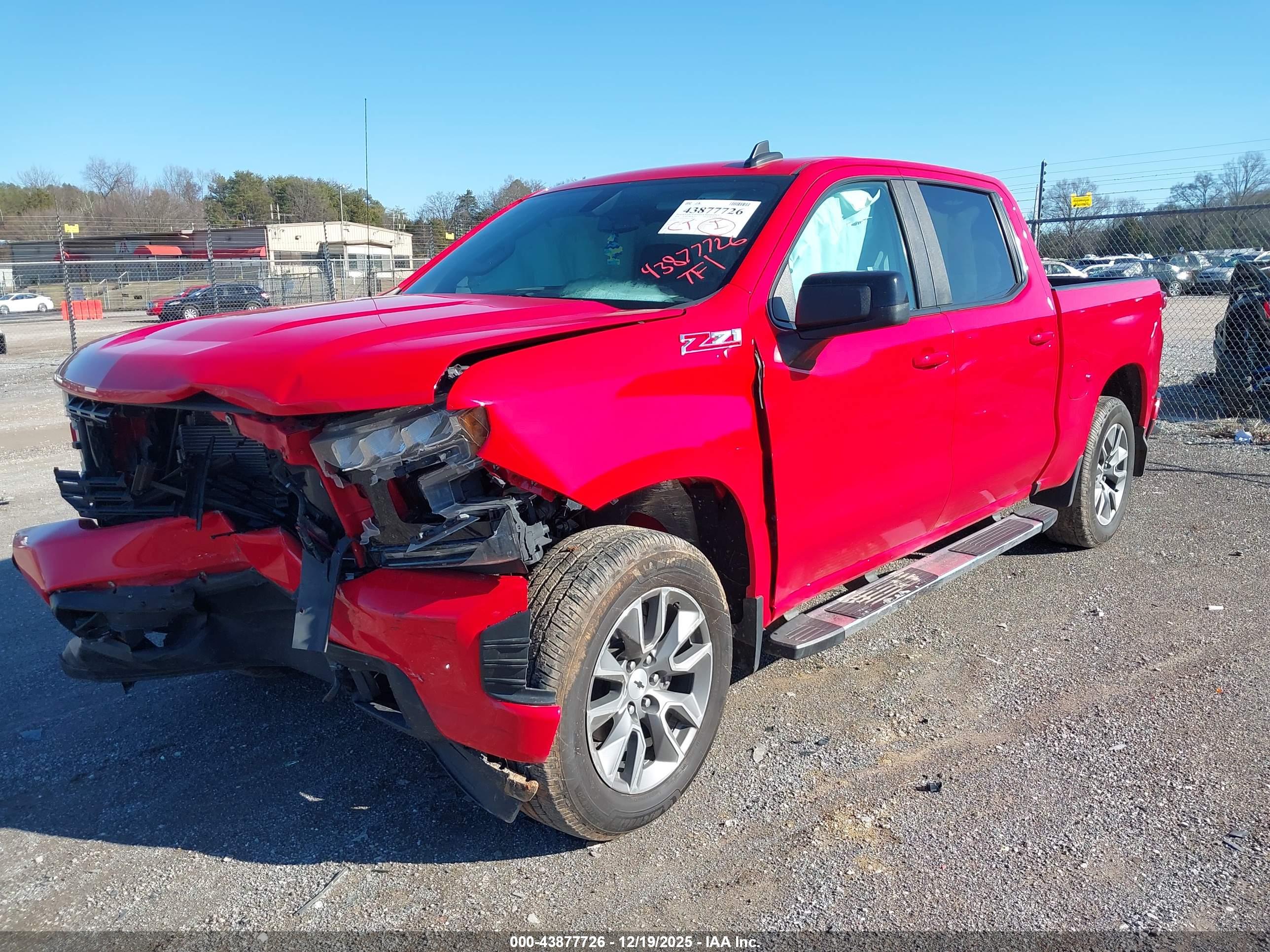 CHEVROLET SILVERADO image 2