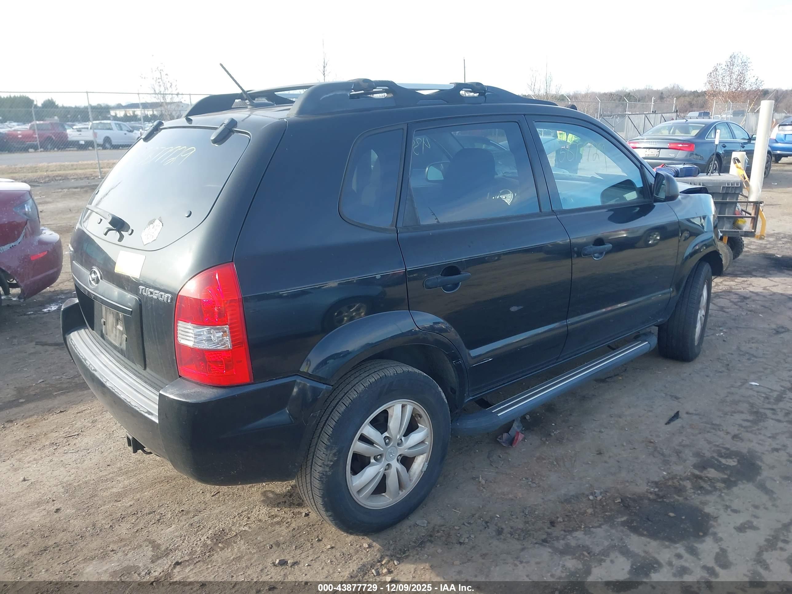 HYUNDAI TUCSON image 4