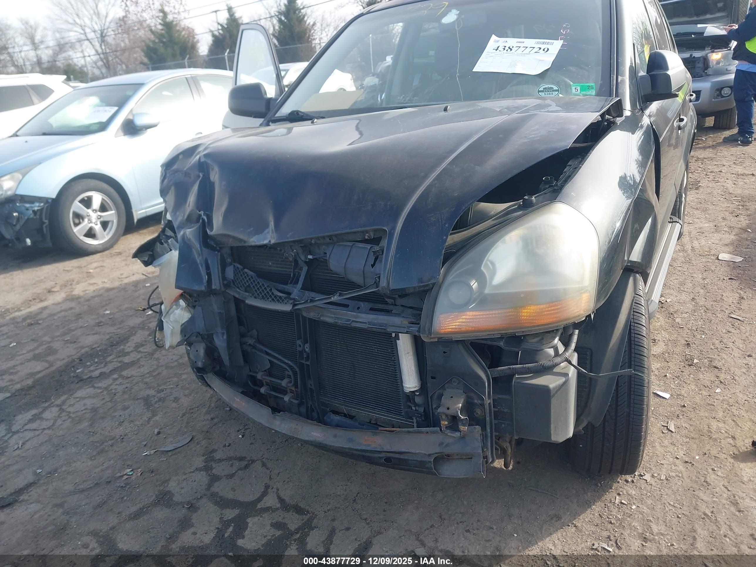 HYUNDAI TUCSON image 6
