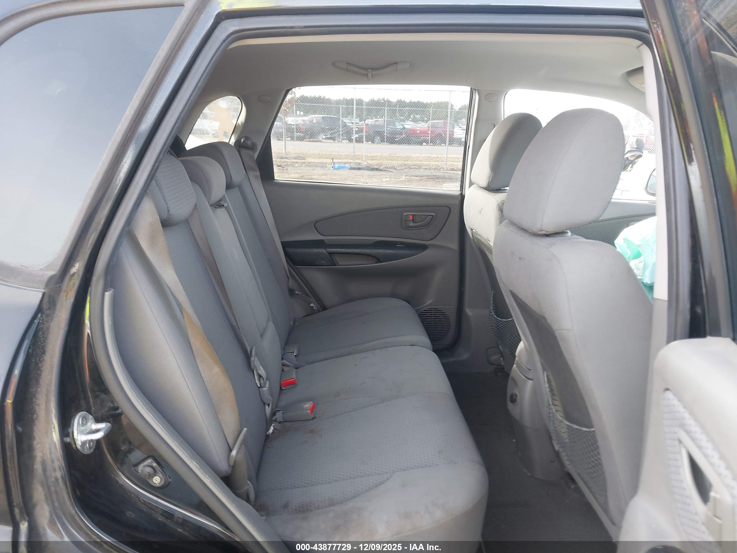 HYUNDAI TUCSON image 8