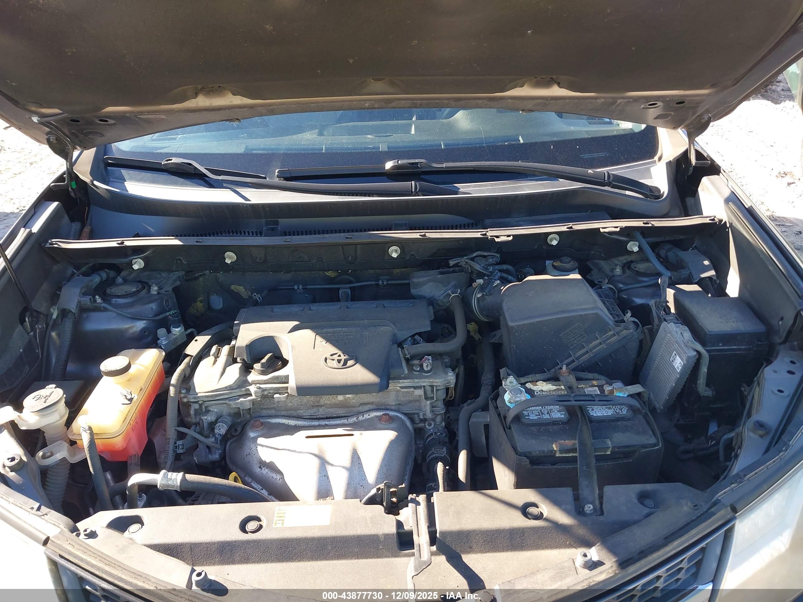 TOYOTA RAV4 image 10