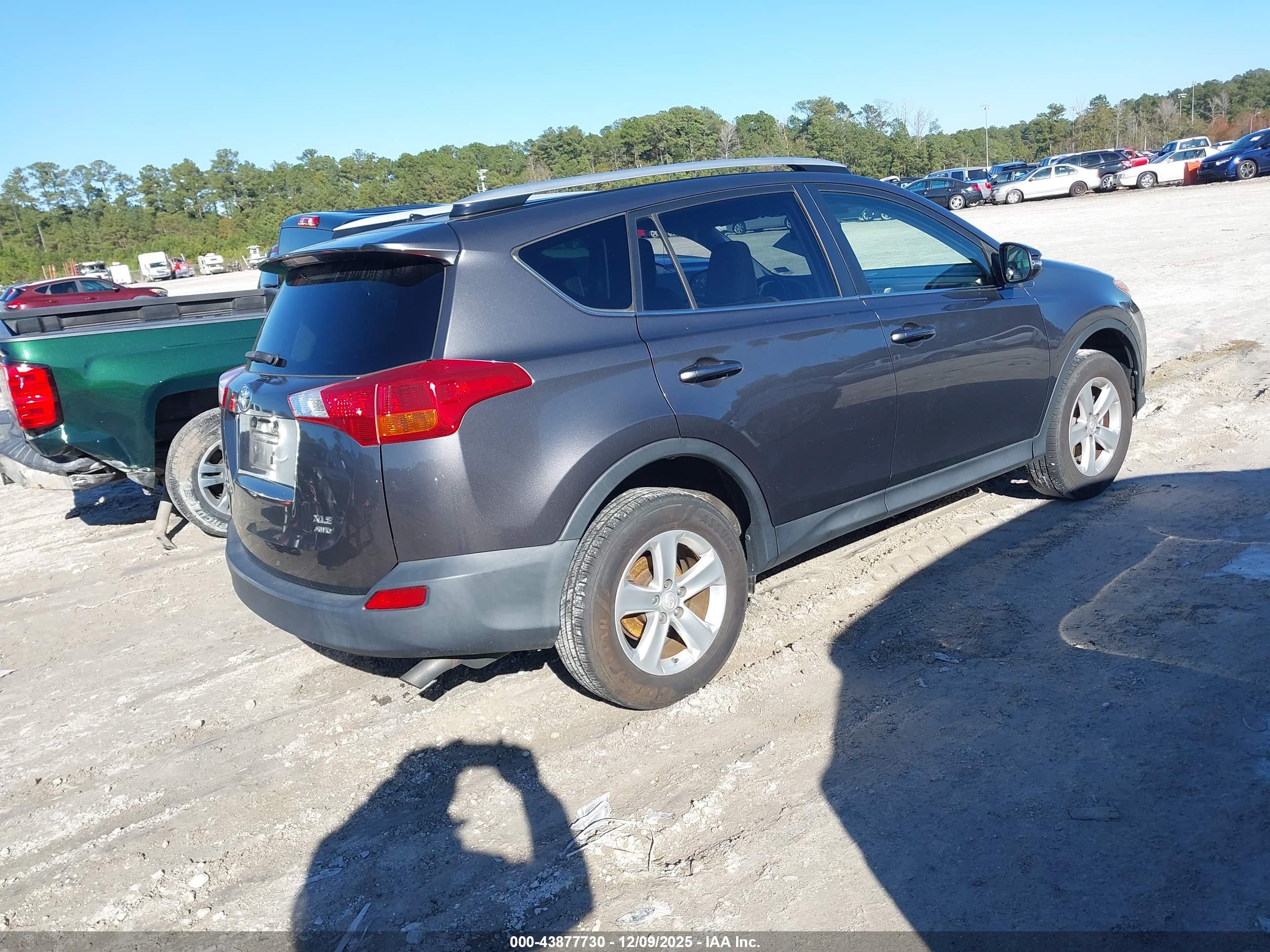 TOYOTA RAV4 image 4