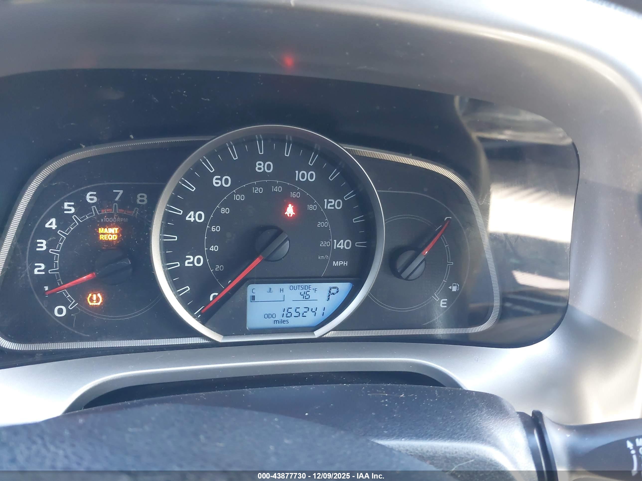 TOYOTA RAV4 image 7