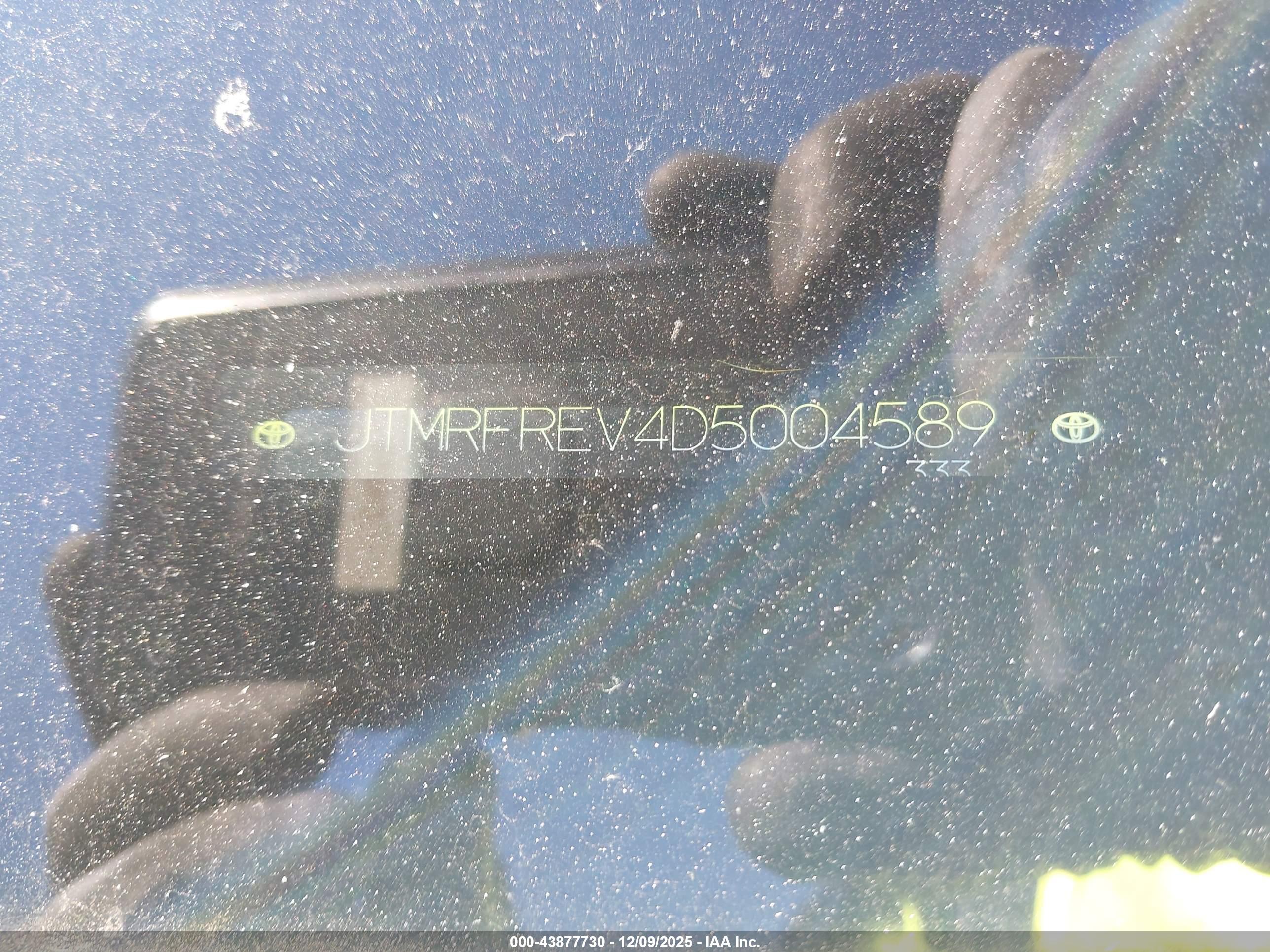 TOYOTA RAV4 image 9
