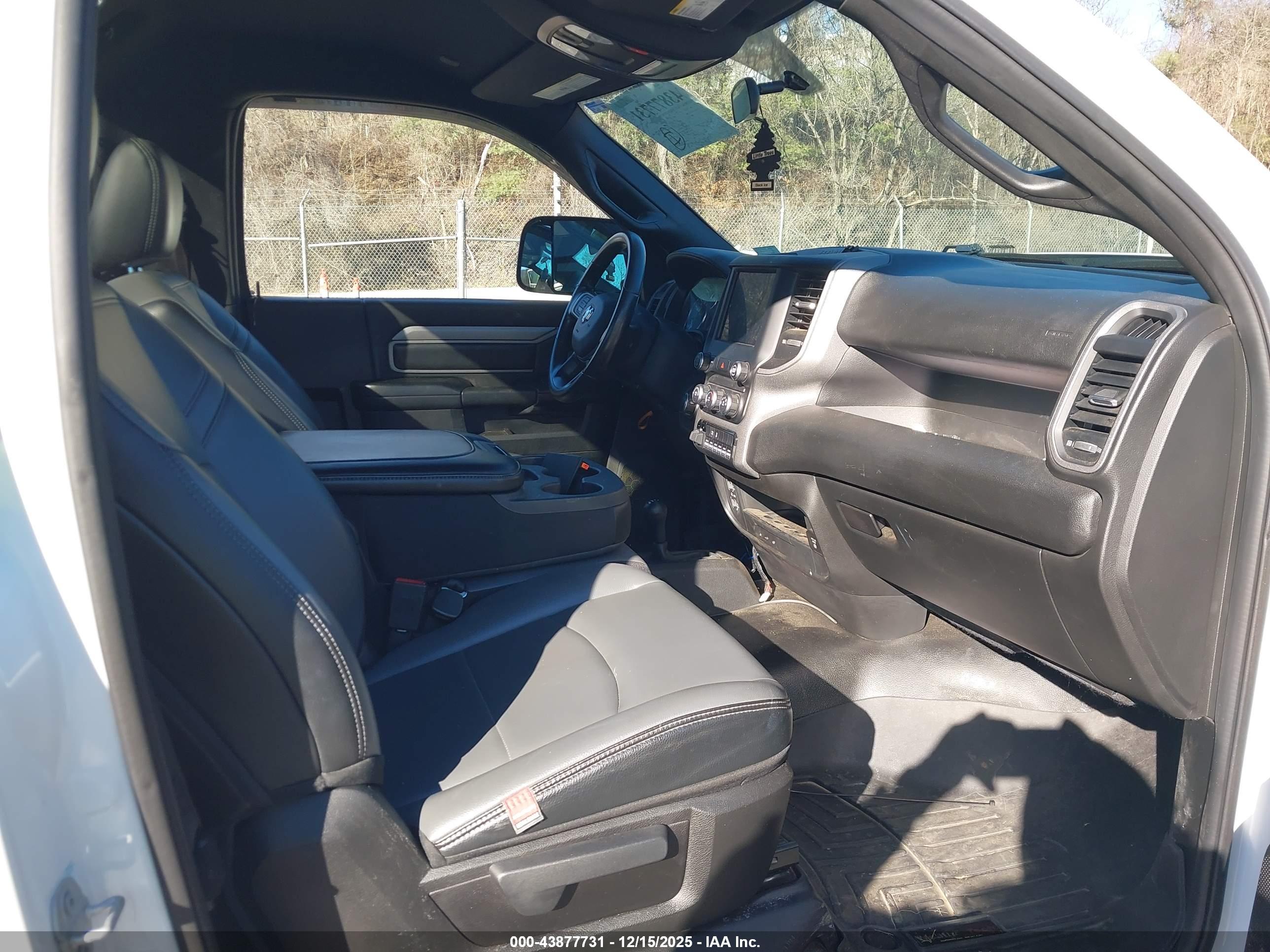 RAM 2500 image 5