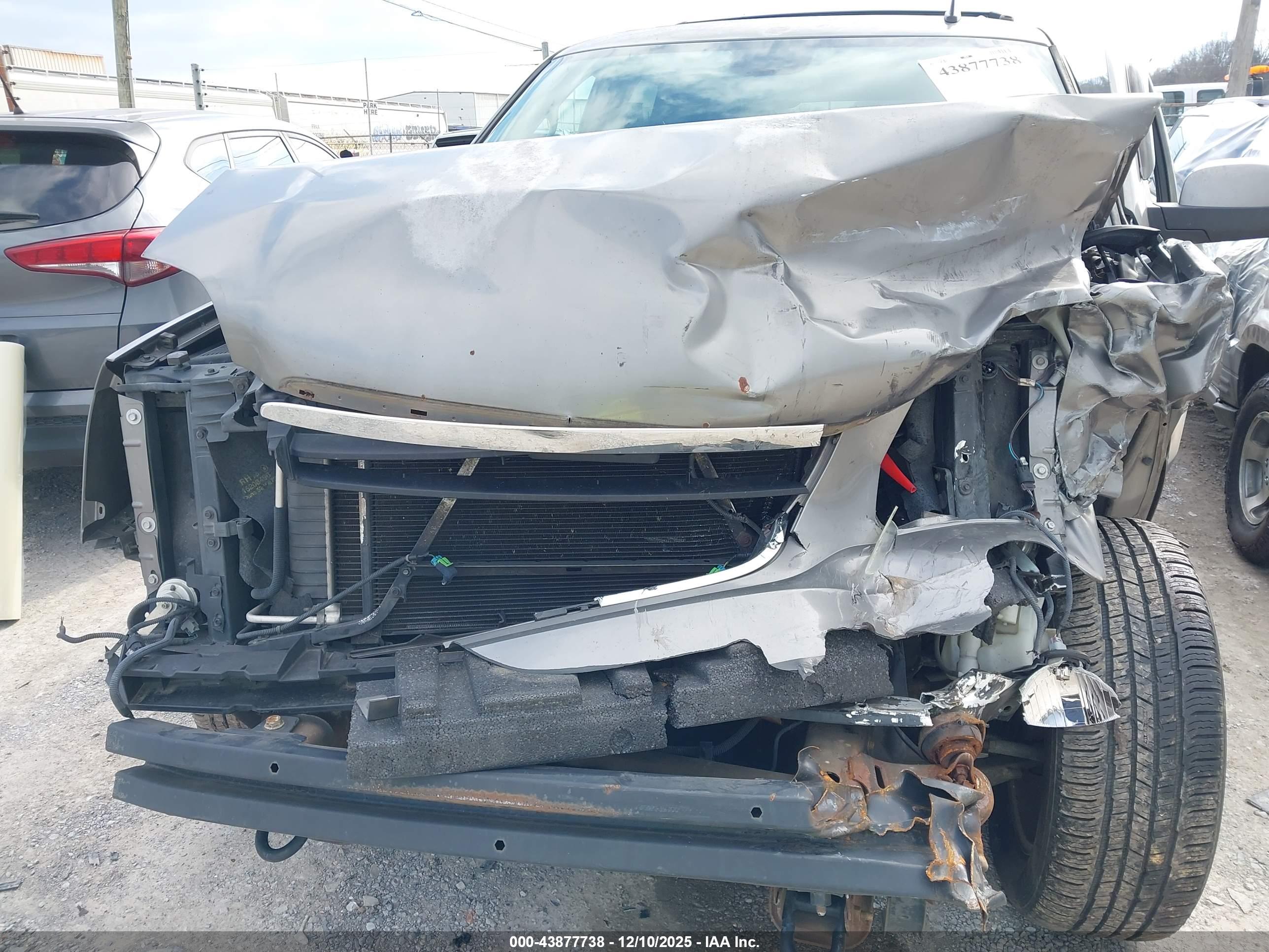 GMC YUKON image 10
