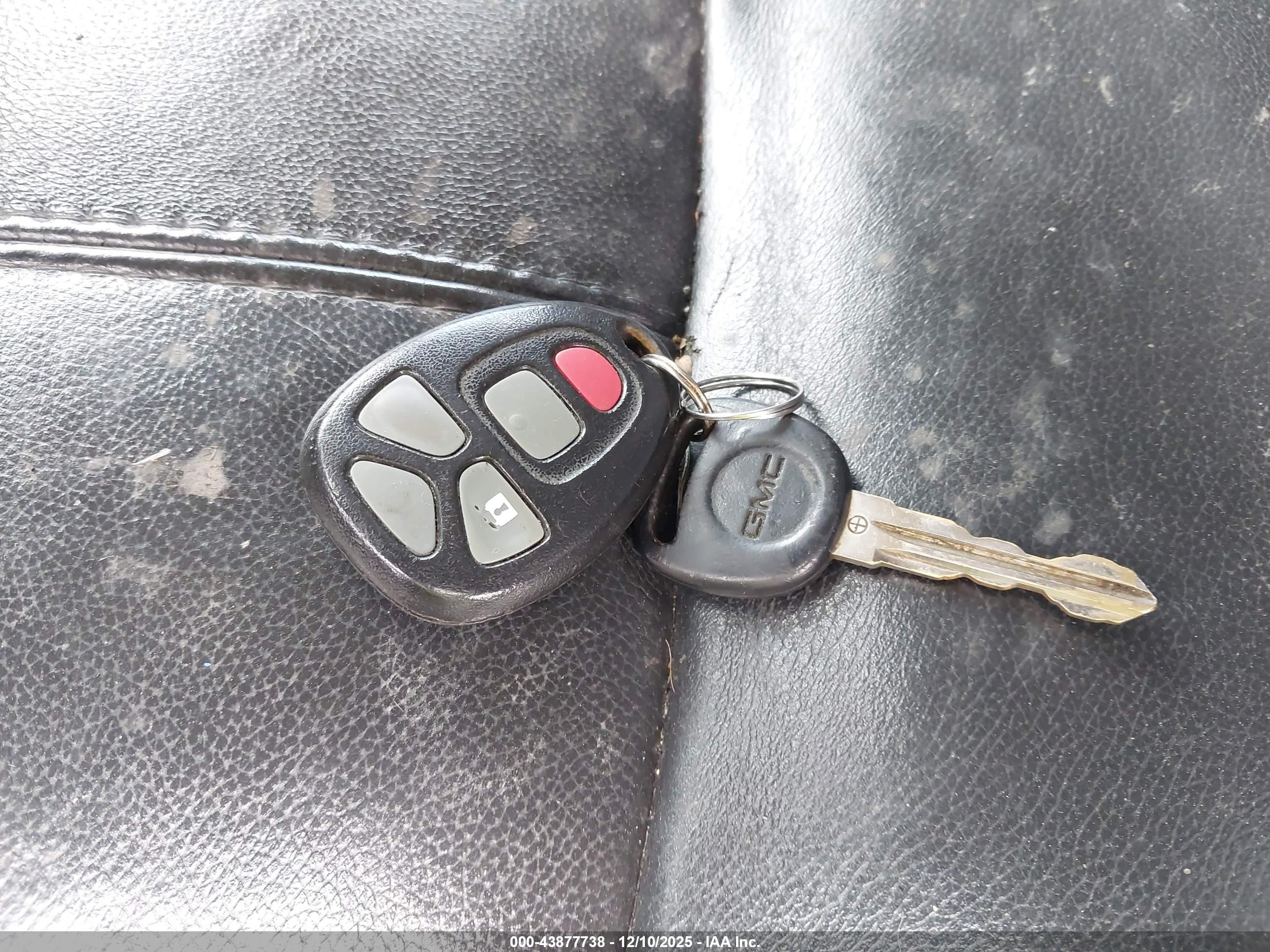 GMC YUKON image 11