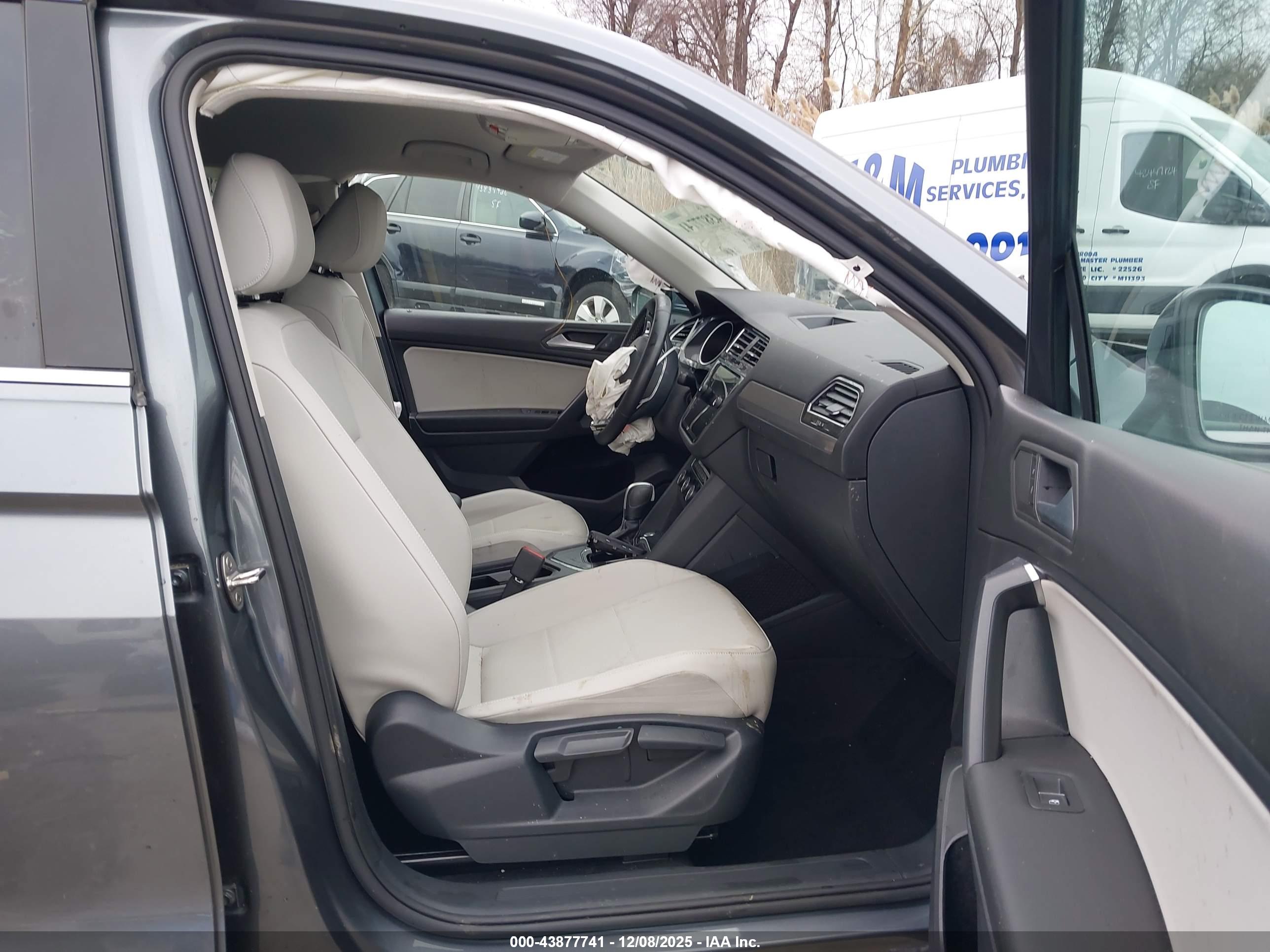 VOLKSWAGEN TIGUAN image 5