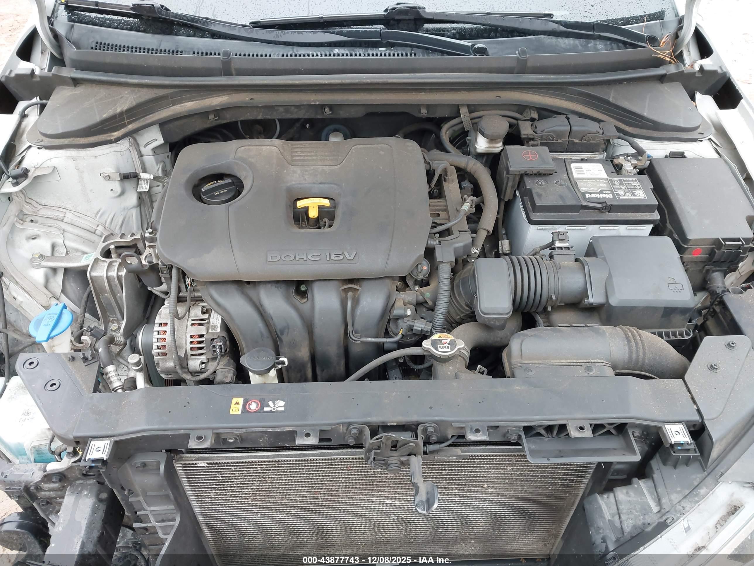 HYUNDAI ELANTRA image 10