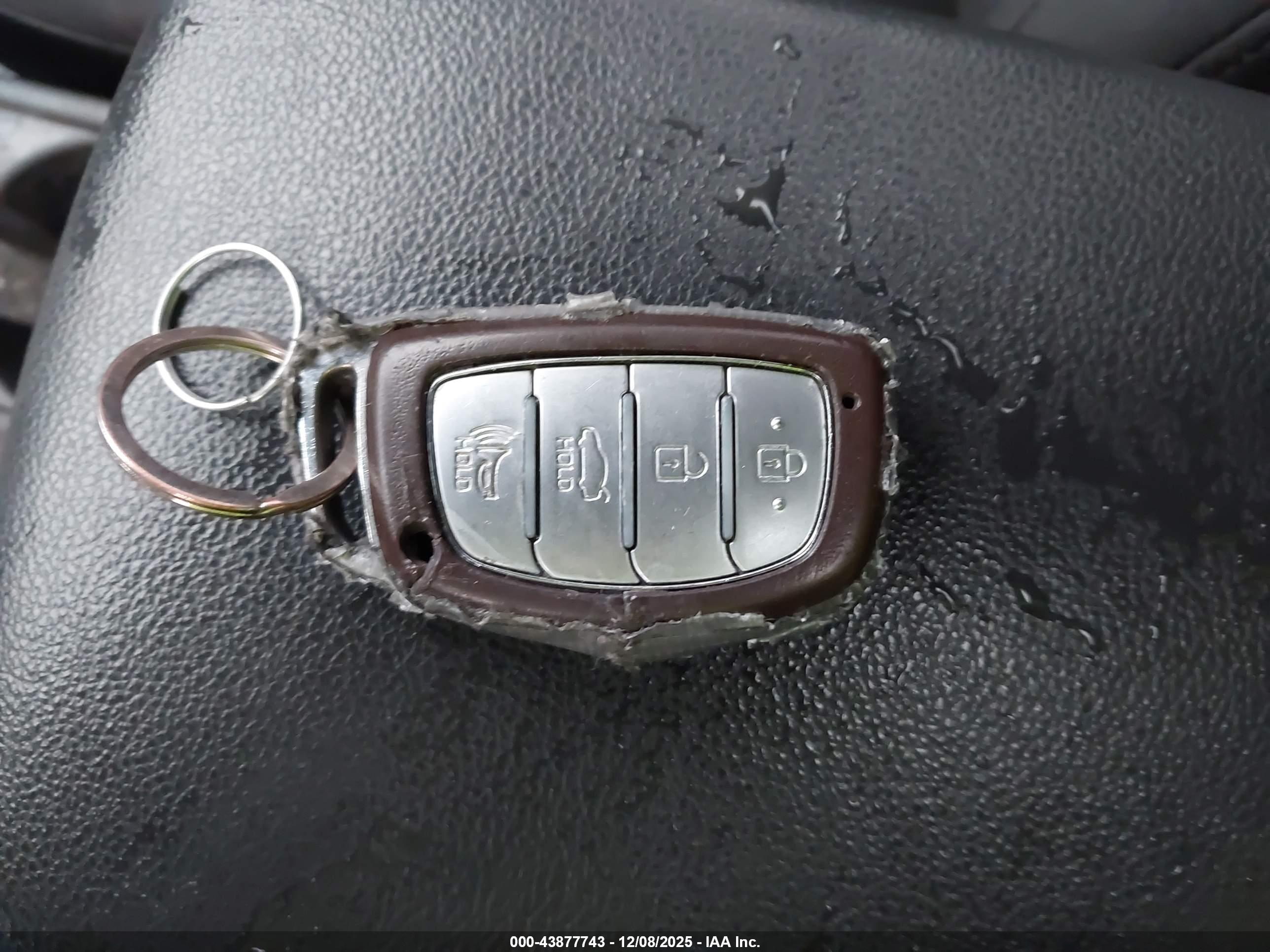 HYUNDAI ELANTRA image 11