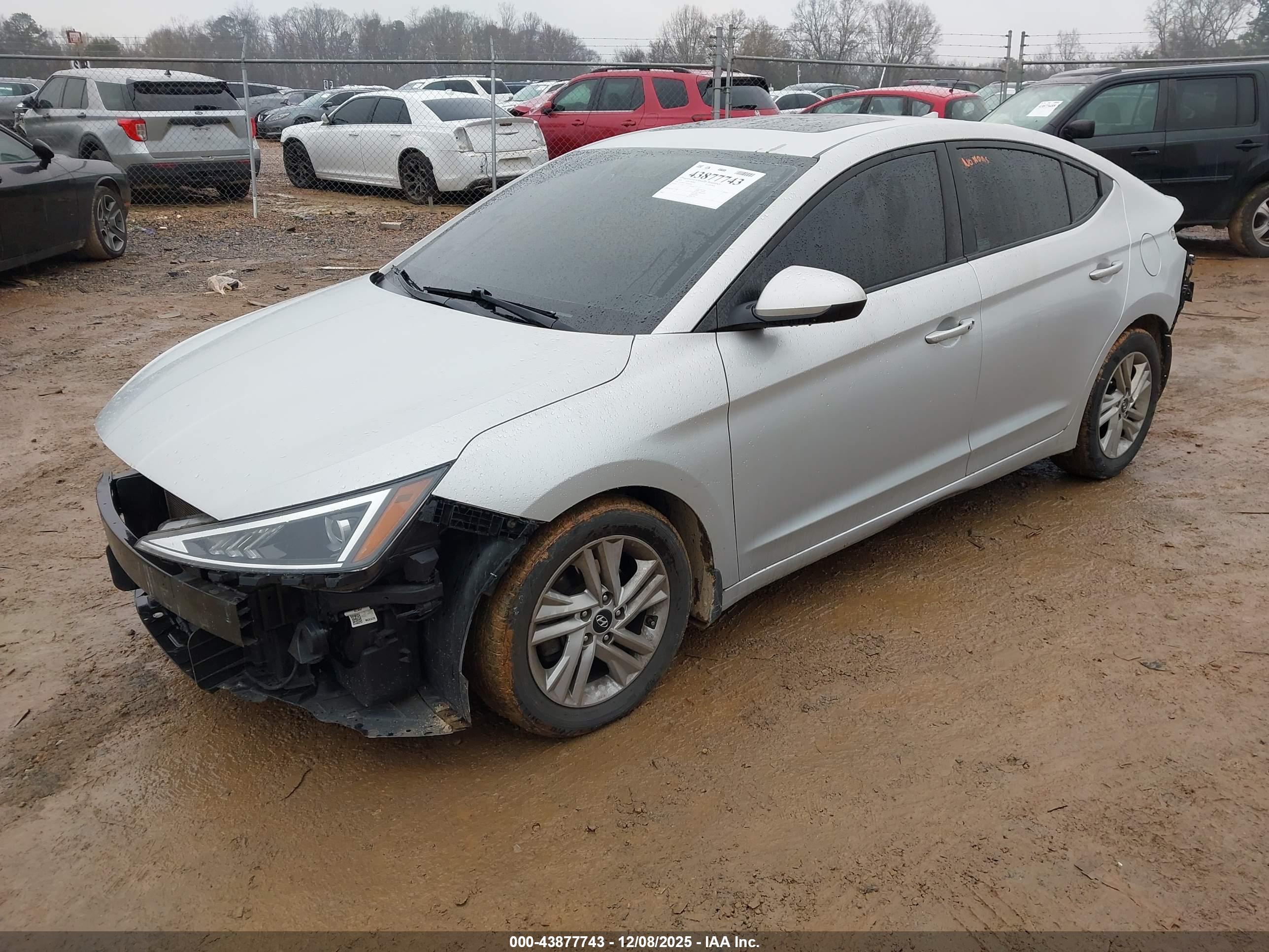 HYUNDAI ELANTRA image 2