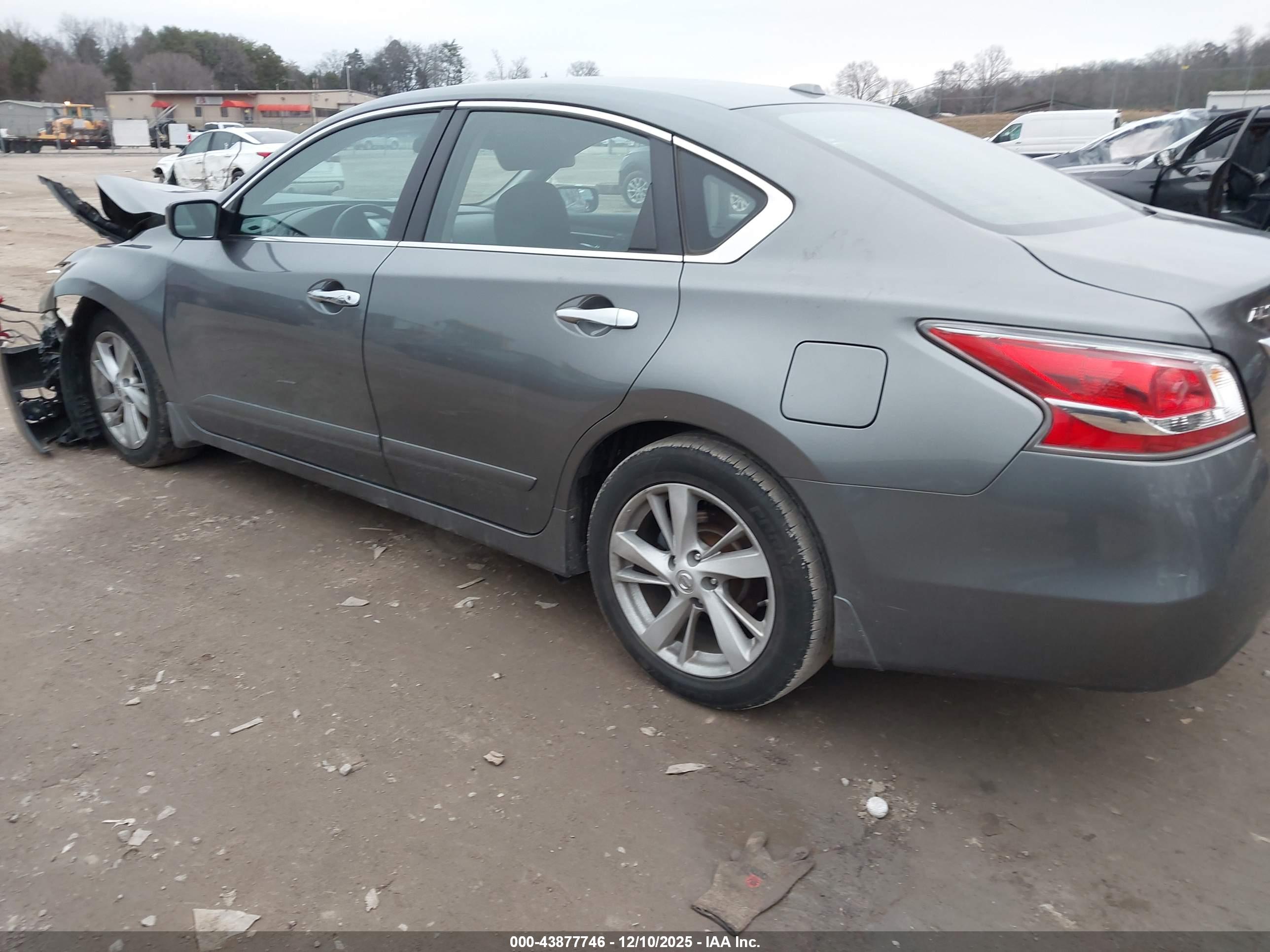 NISSAN ALTIMA image 3