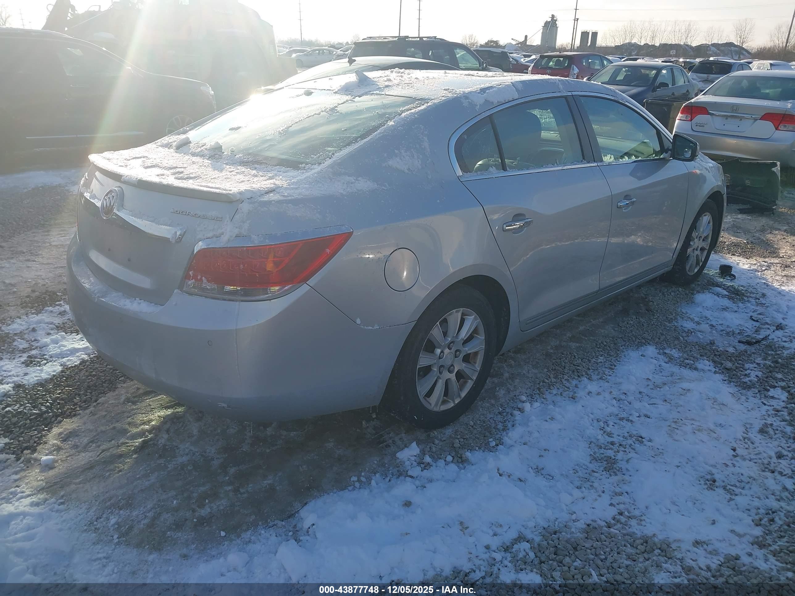 BUICK LACROSSE image 4