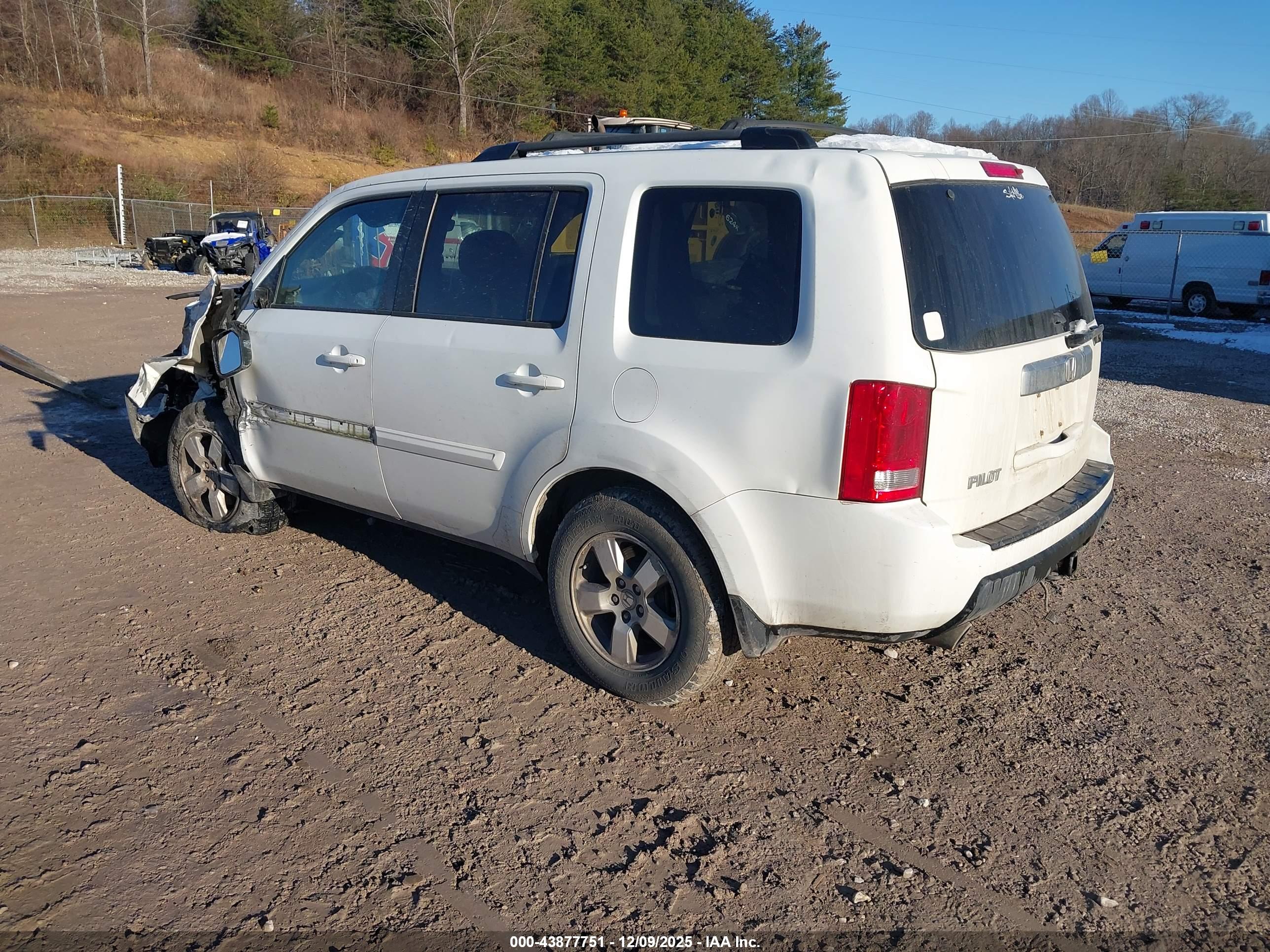 HONDA PILOT image 3